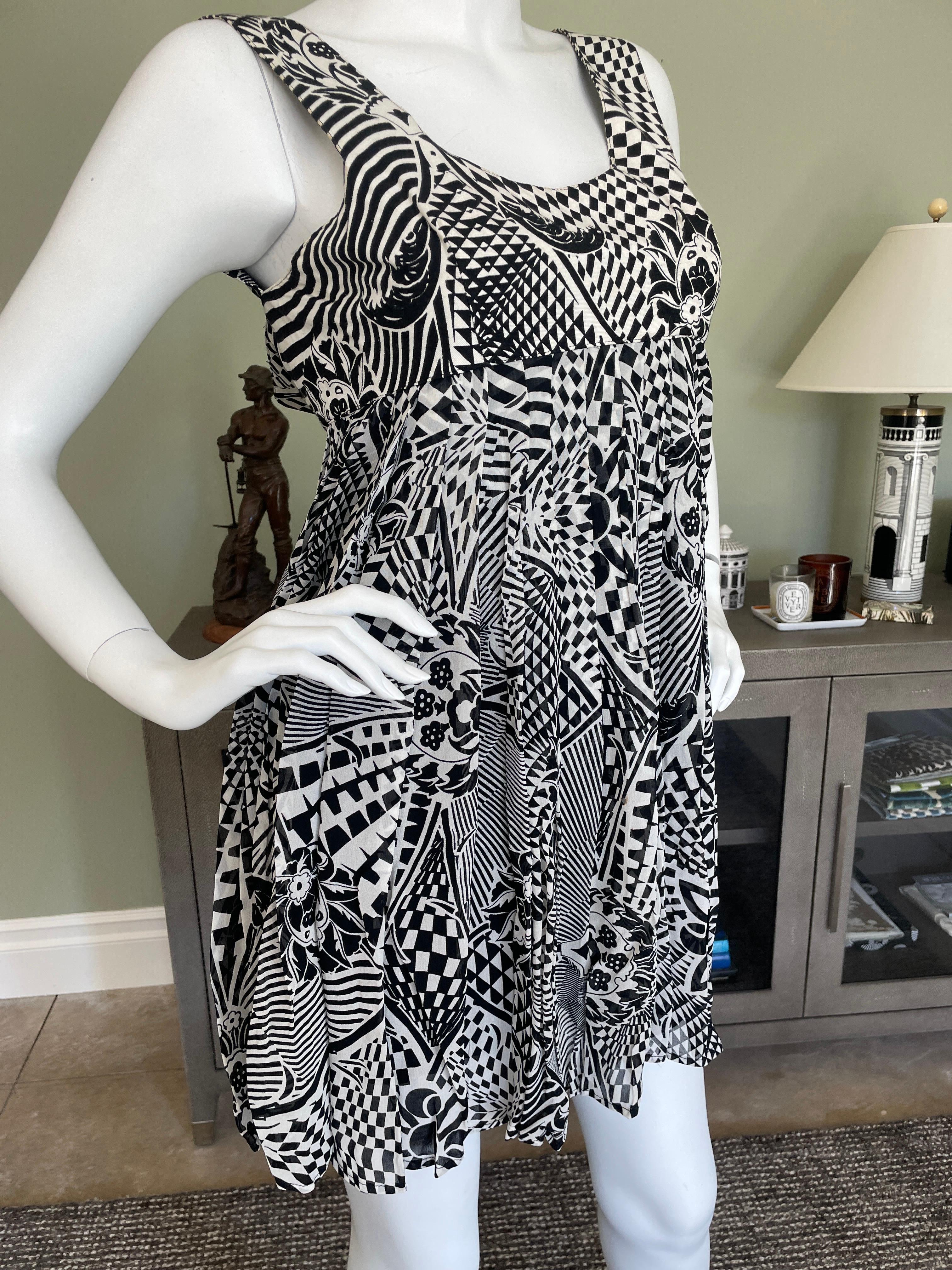 Gianni Versace for Versus Vintage Op Art Baby Doll Dress.'
This would be an excellent maternity dress
Size 40
  Bust 34
