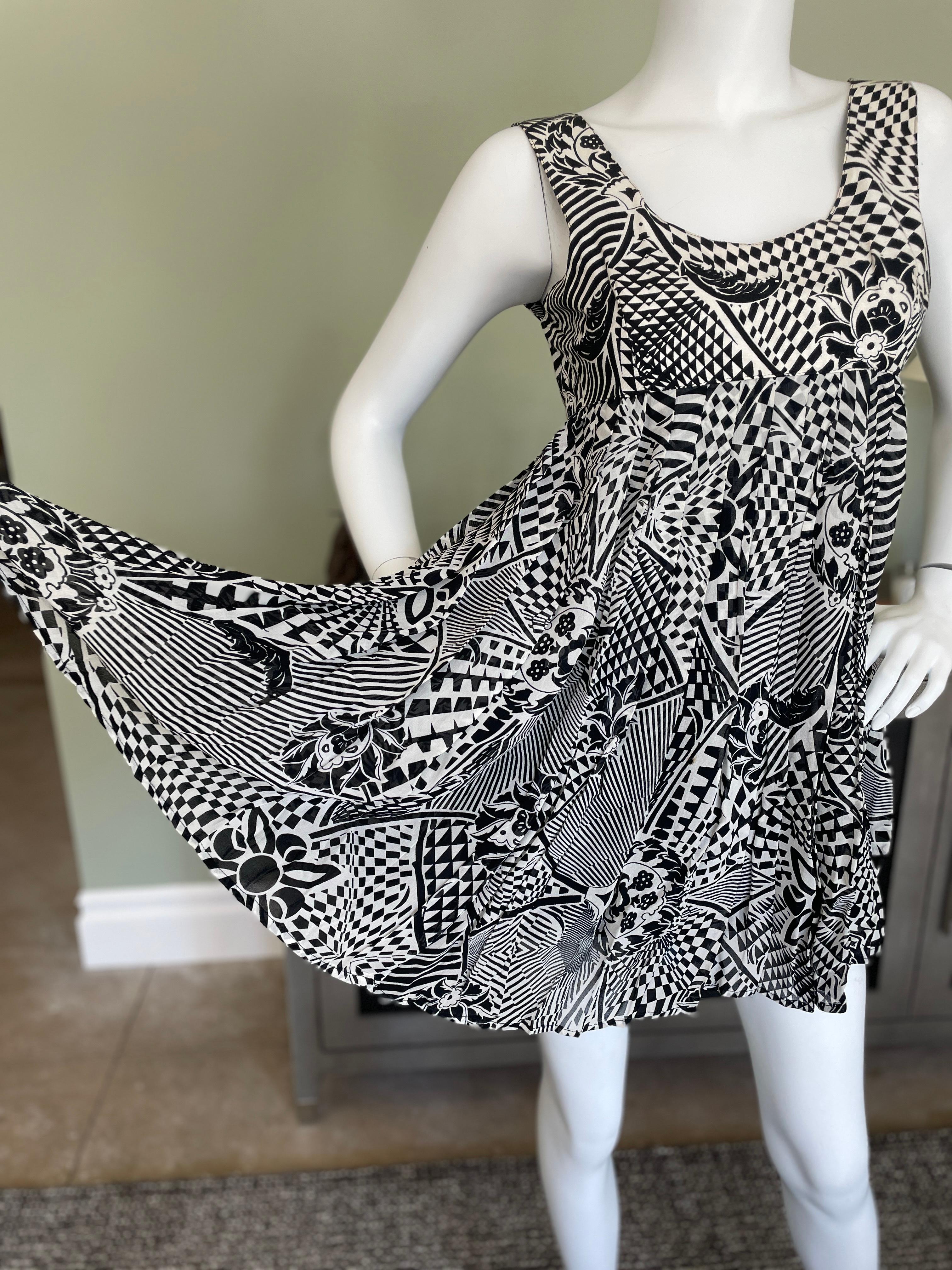 Gianni Versace for Versus Vintage Op Art Baby Doll Dress In Good Condition For Sale In Cloverdale, CA