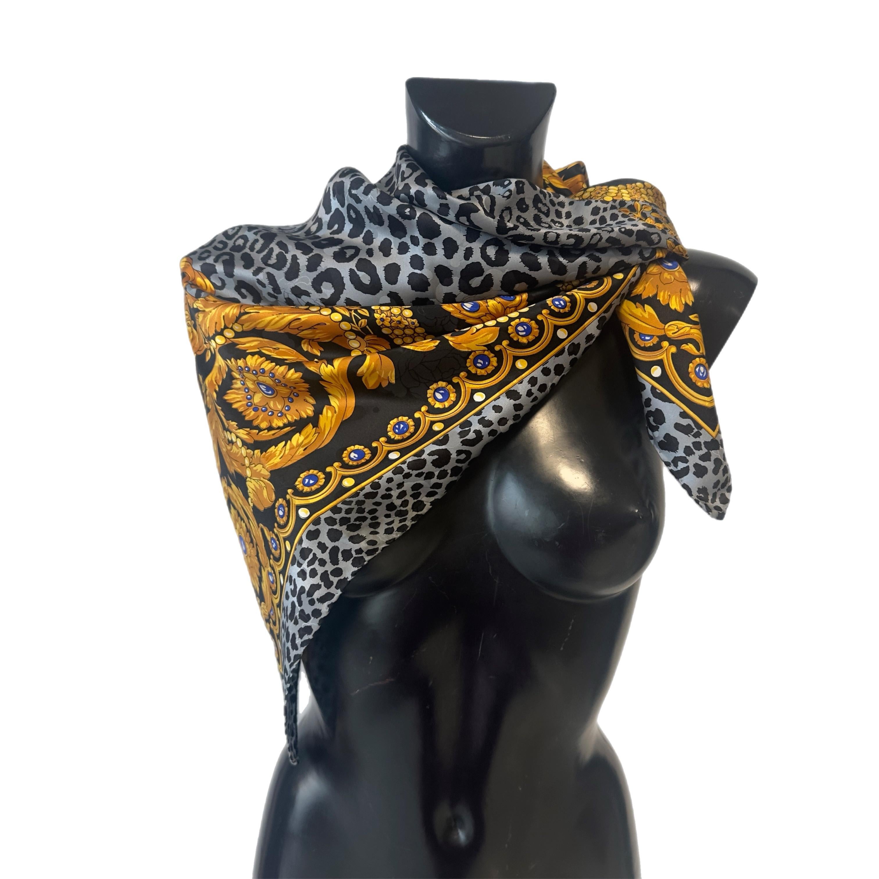 GIANNI VERSACE - Foulard Barock & Leopard anni '80/'90 - (Schwarz) im Angebot