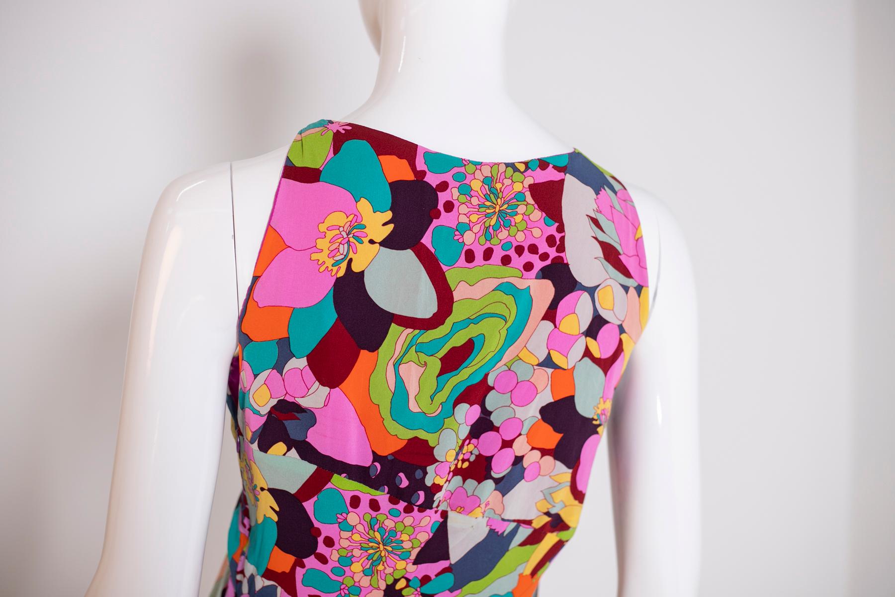 Gianni Versace Fuchsia Floral One Shoulder Dress In Good Condition For Sale In Milano, IT