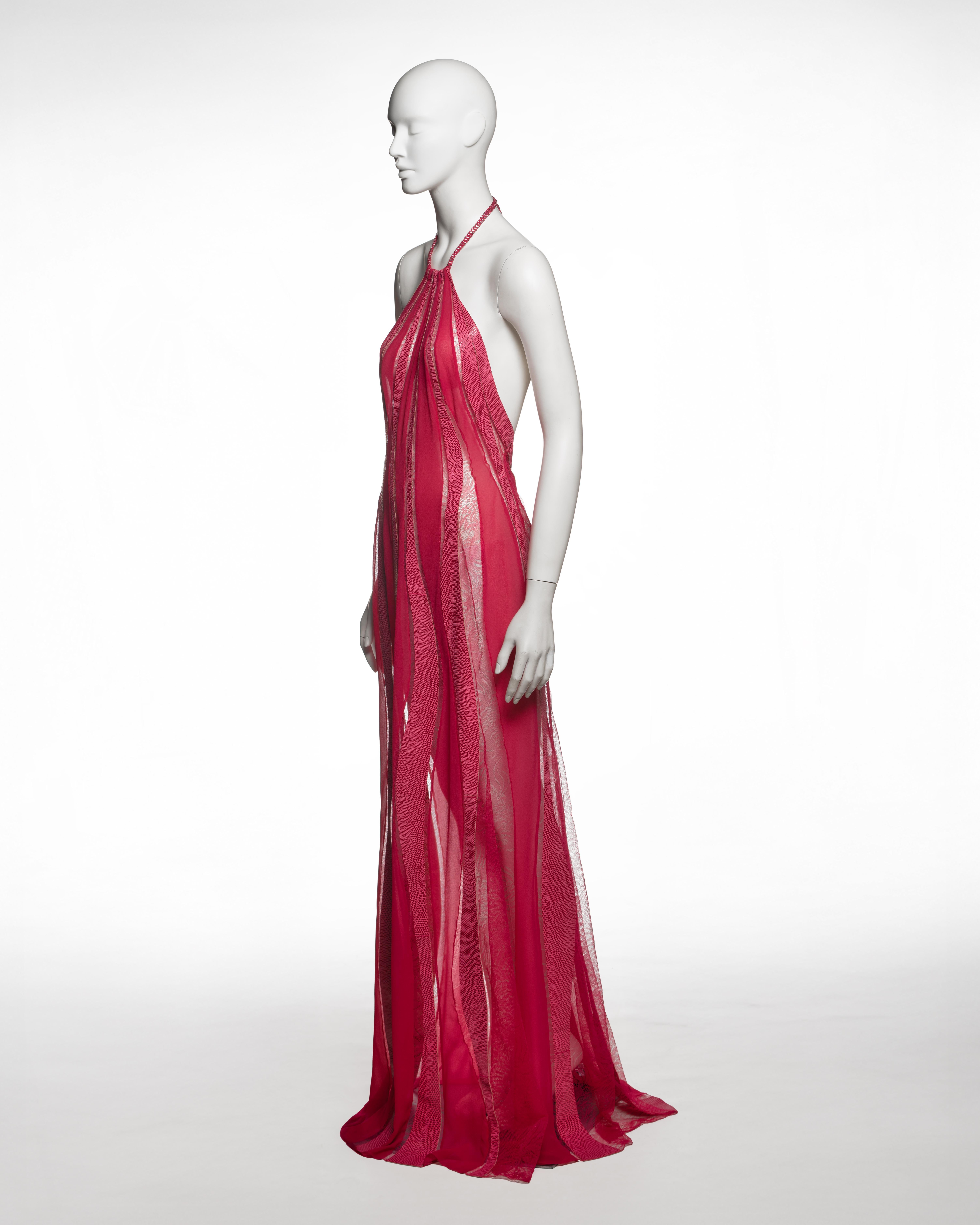 Robe de soirée Gianni Versace en soie fuchsia avec panneaux en cuir et dentelle, FW 2000 en vente 5