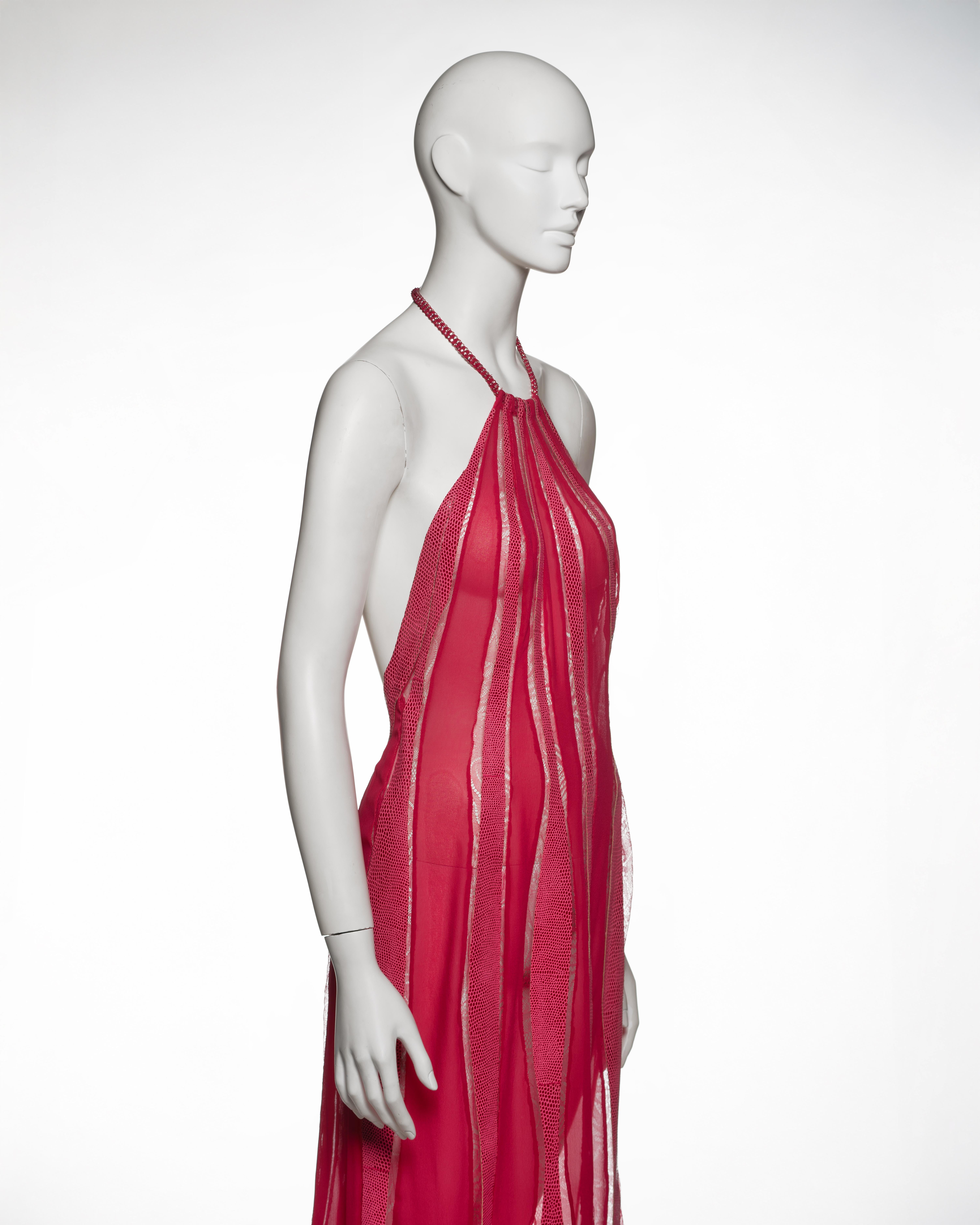 Robe de soirée Gianni Versace en soie fuchsia avec panneaux en cuir et dentelle, FW 2000 en vente 1