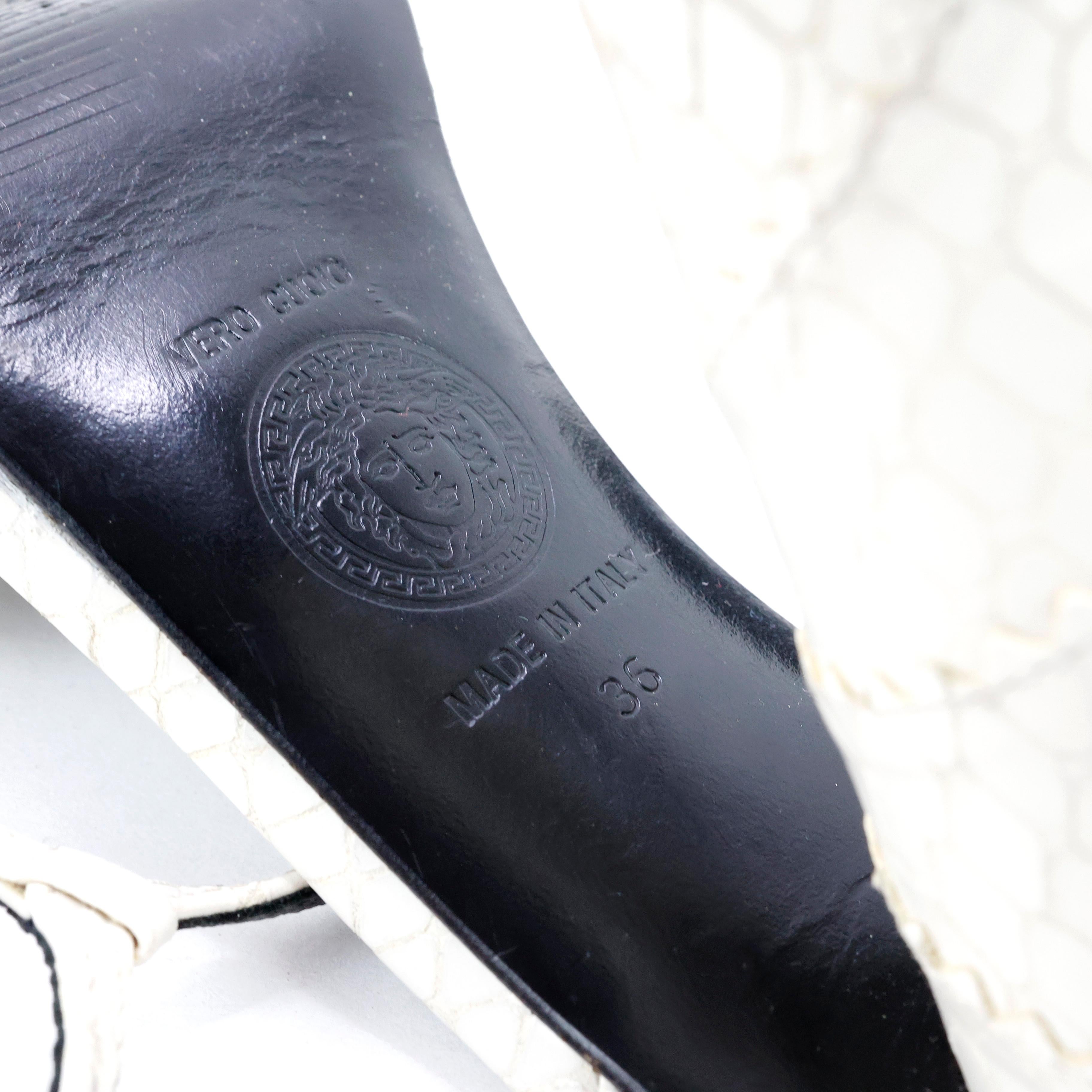Gianni Versace Sandalen mit Absatz aus Leder mit Pelz- und Wasserschlangenleder im Angebot 1