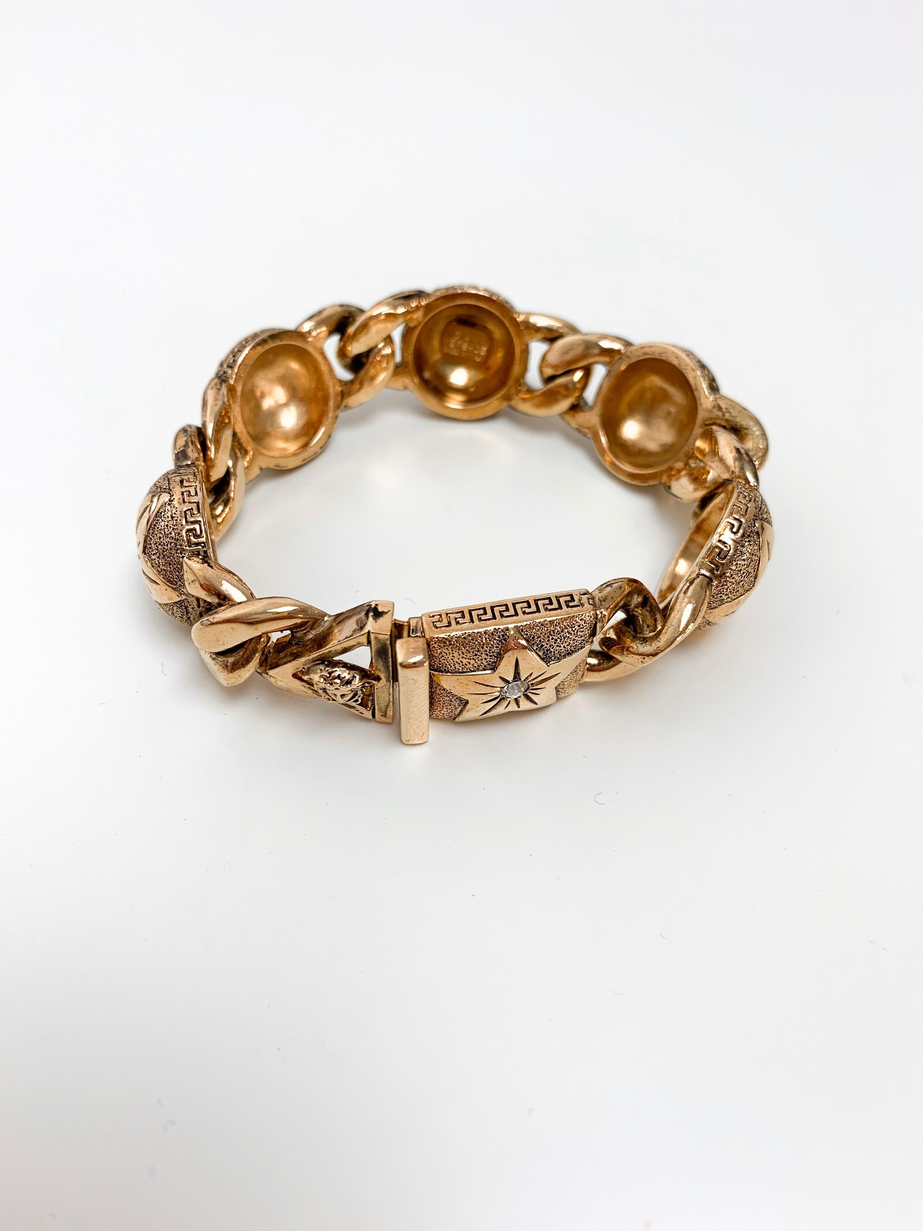 Gianni Versace Goldkreis- und Stern-Armband  im Zustand „Neu“ im Angebot in Nottingham, GB