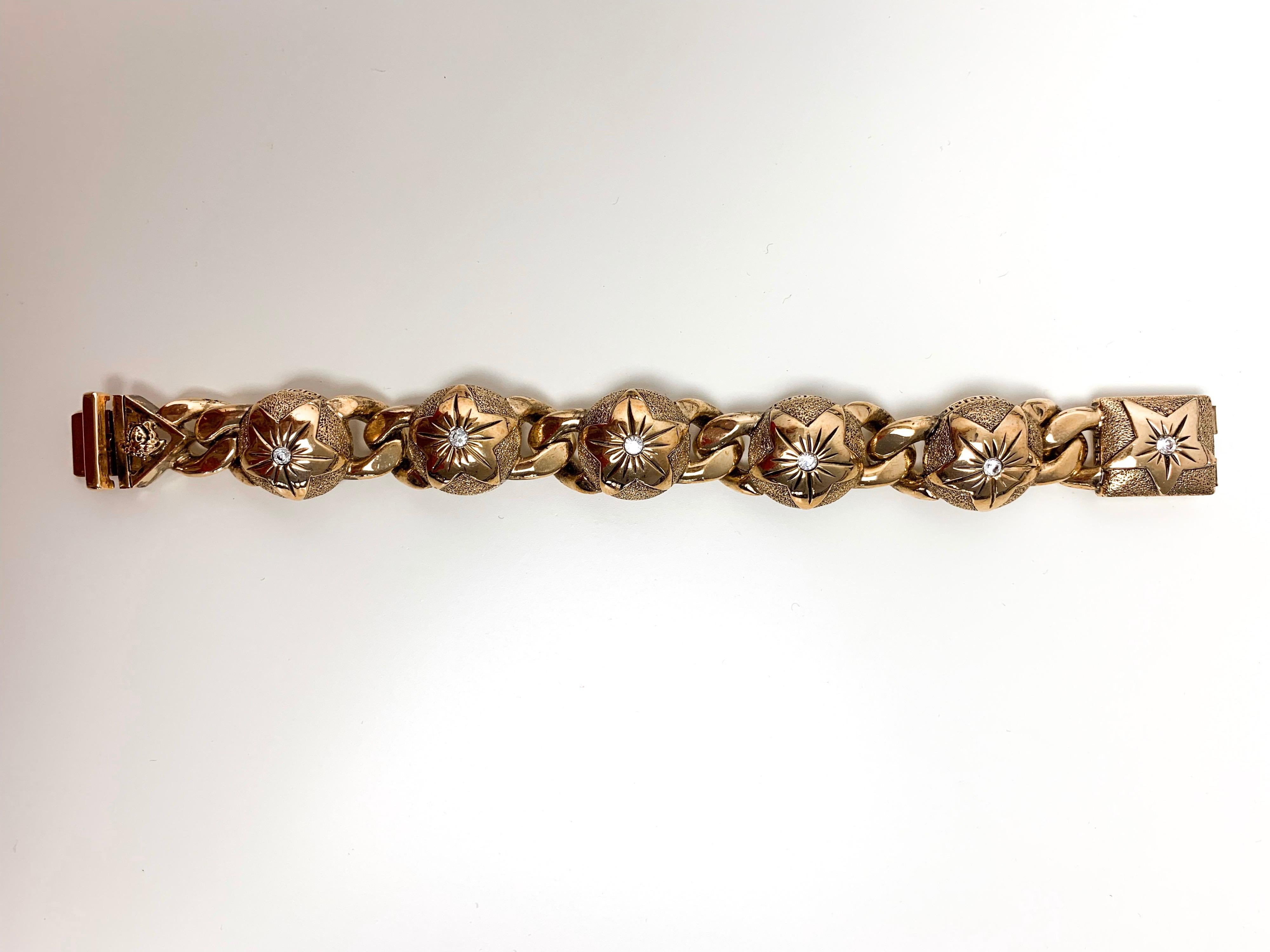 Bracelet cercle et étoile en or de Gianni Versace  en vente 1