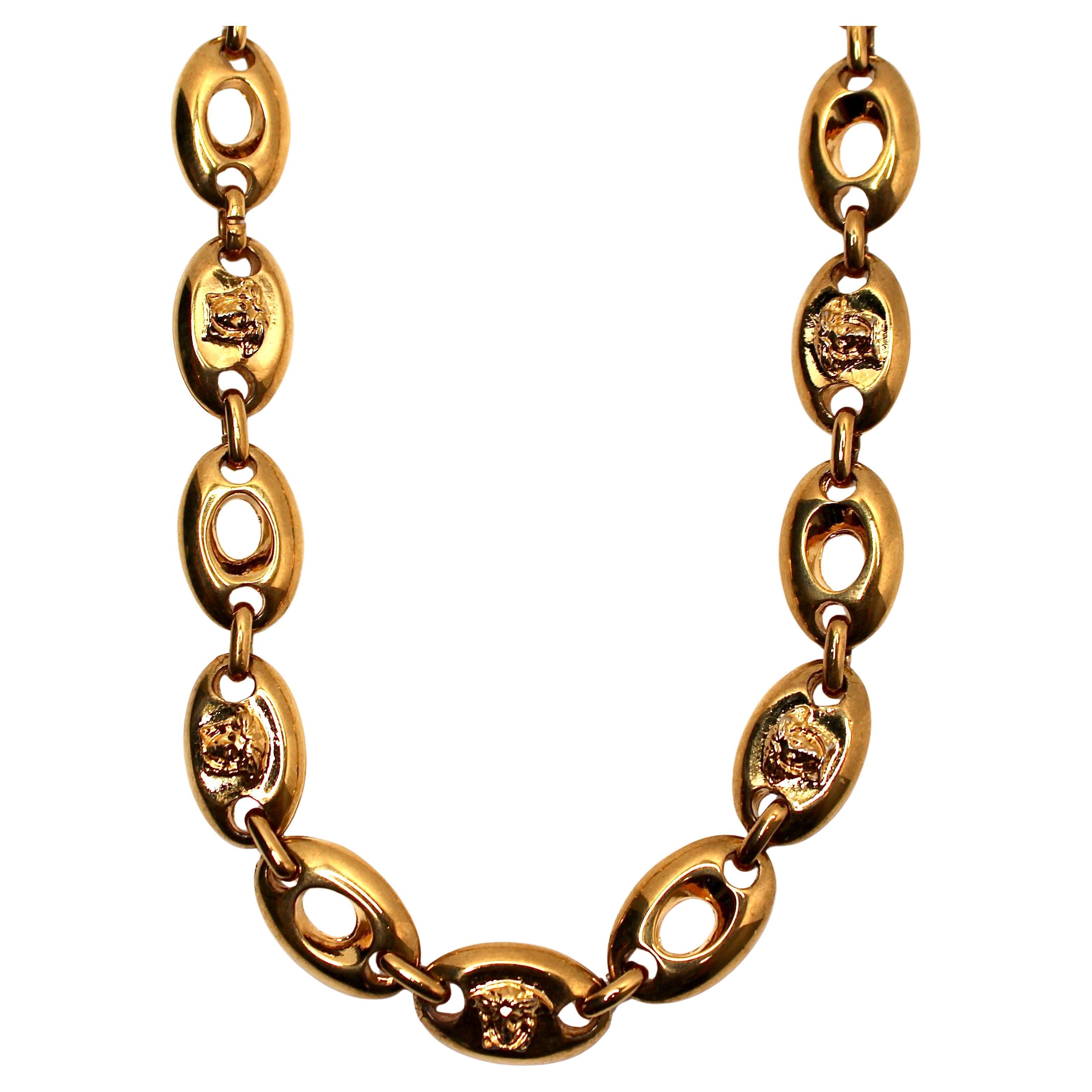 Gianni Versace Collar de eslabones de Medusa bañado en oro circa años 90 en venta
