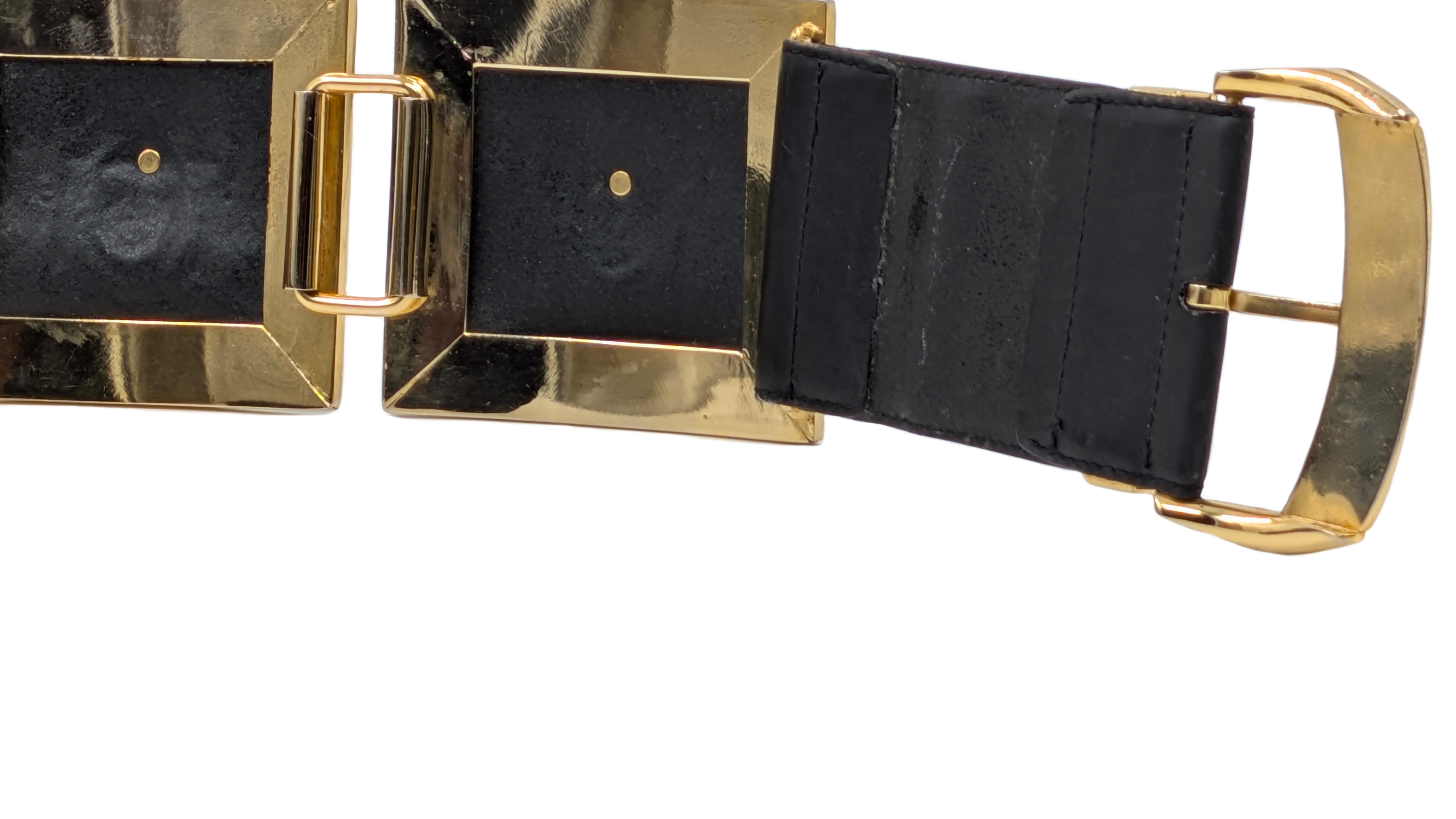 GIANNI VERSACE  great belt Bondage F/W  1992 en vente 11