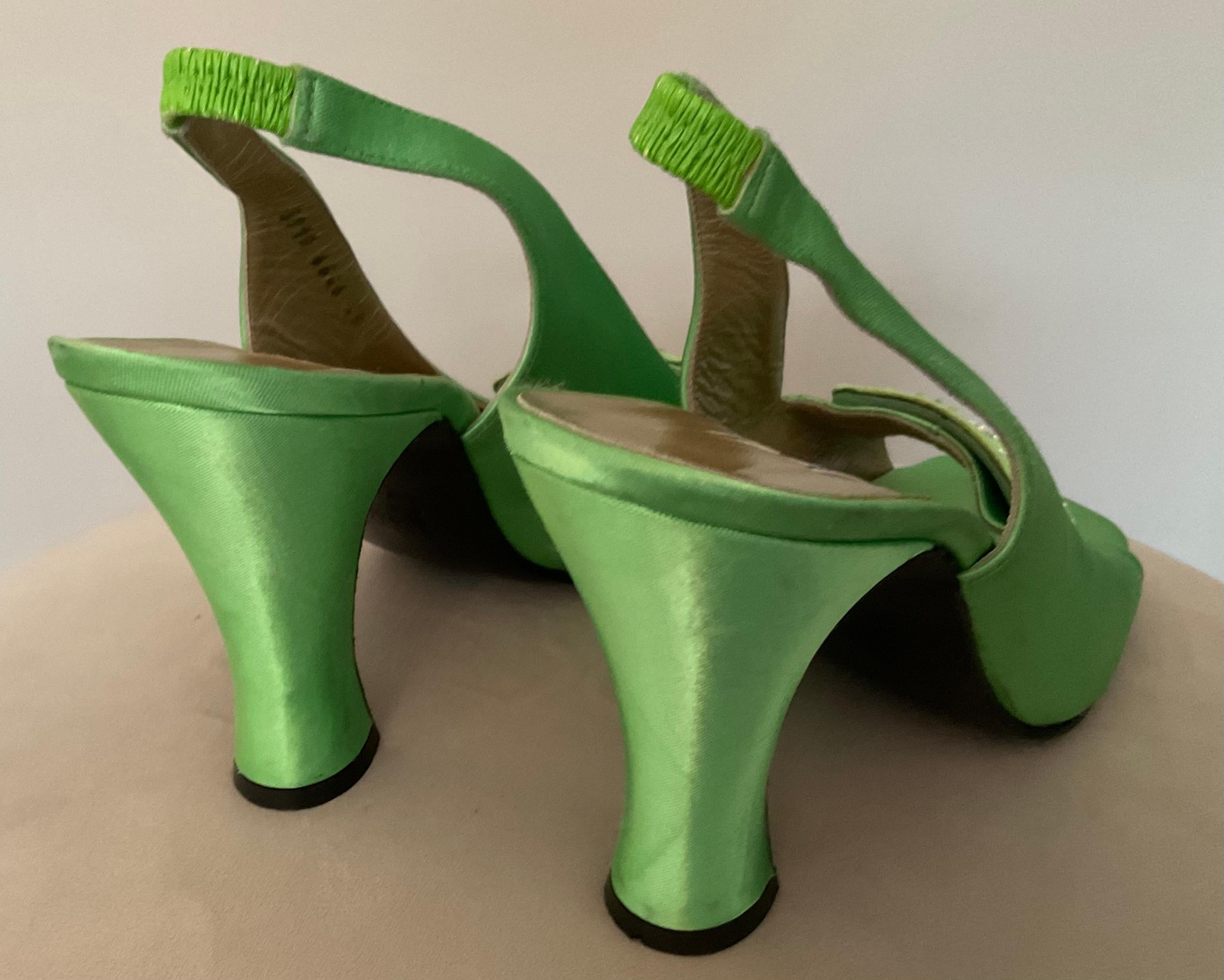 Gianni Versace, le slingback in Greene & Greene della collezione 1996 in passerella in vendita 6