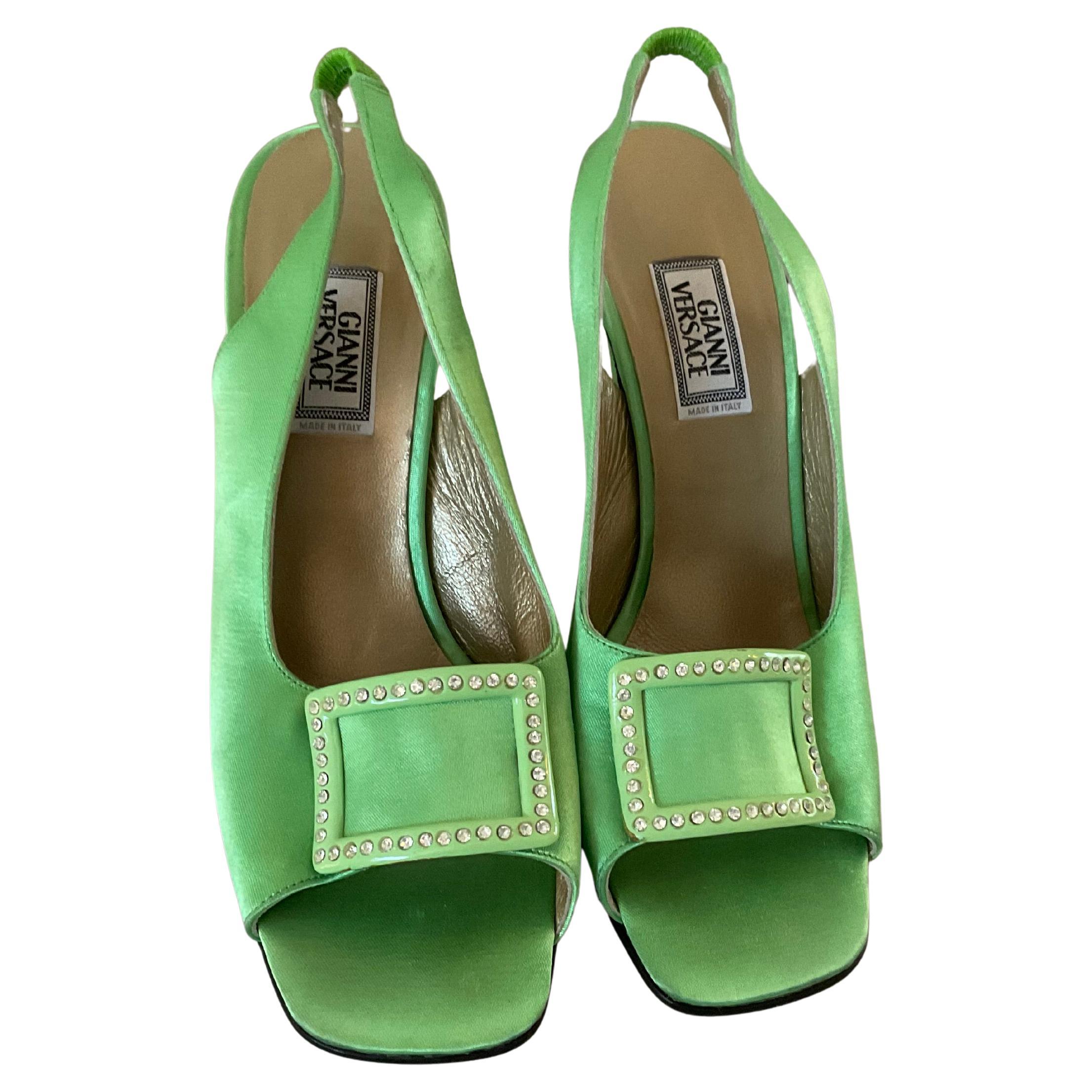 Gianni Versace, le slingback in Greene & Greene della collezione 1996 in passerella In condizioni buone in vendita a 'S-HERTOGENBOSCH, NL