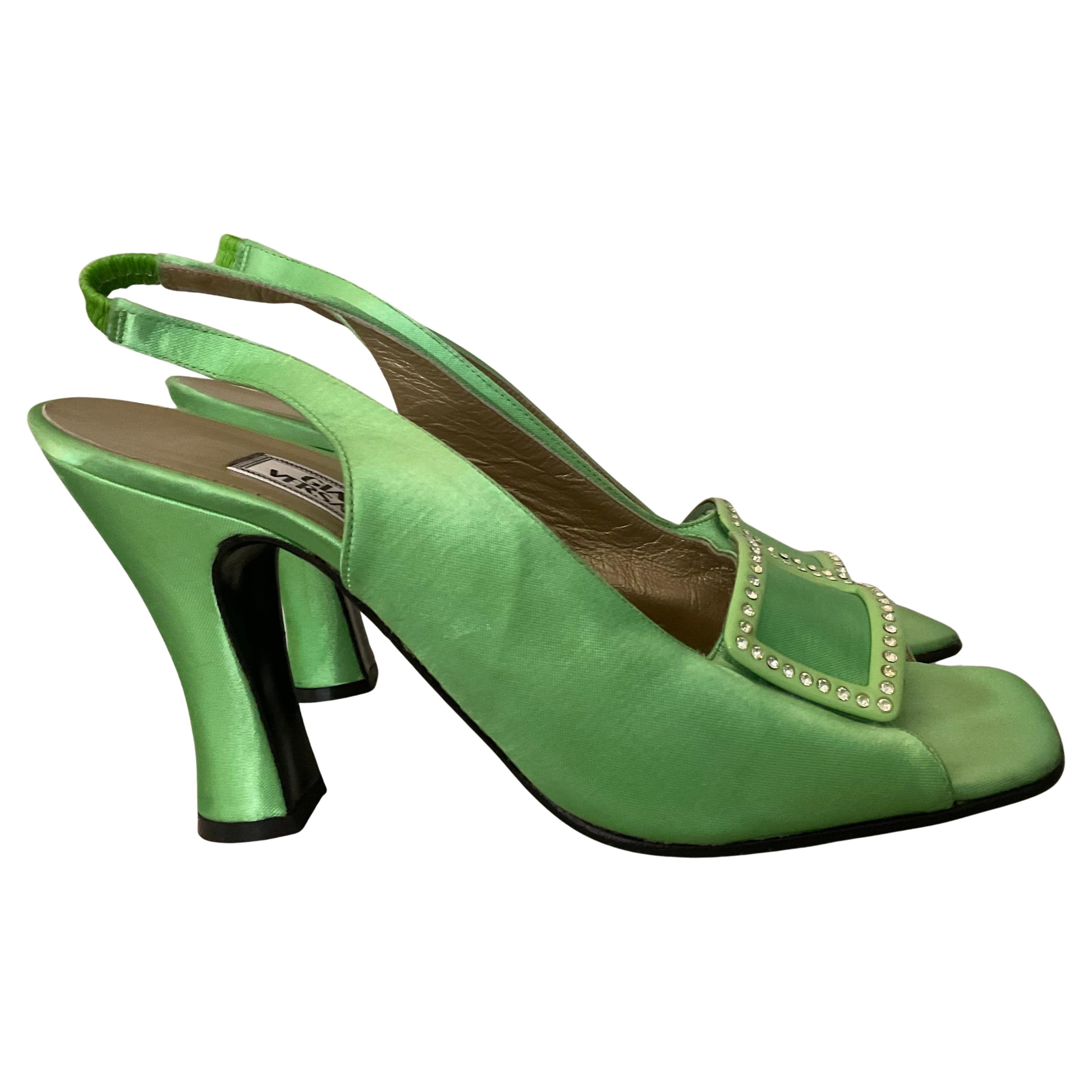 Gianni Versace Slingbacks en satin vert Collection 1996 Runway