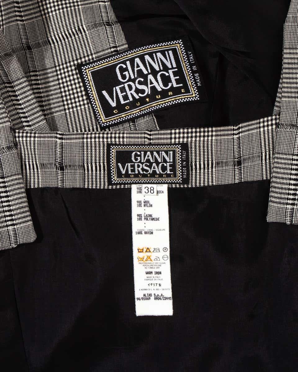 Gianni Versace gonna a pieghe in lana a quadri grigi e giacca cropped, ss 1994 in vendita 7