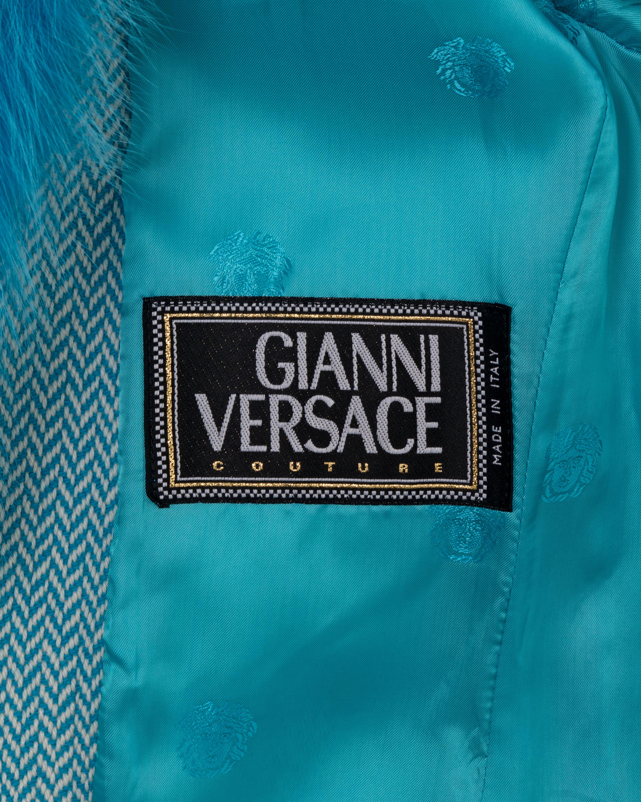 Gianni Versace herringbone tweed coat with blue fox fur collar, fw 1999 For Sale 5