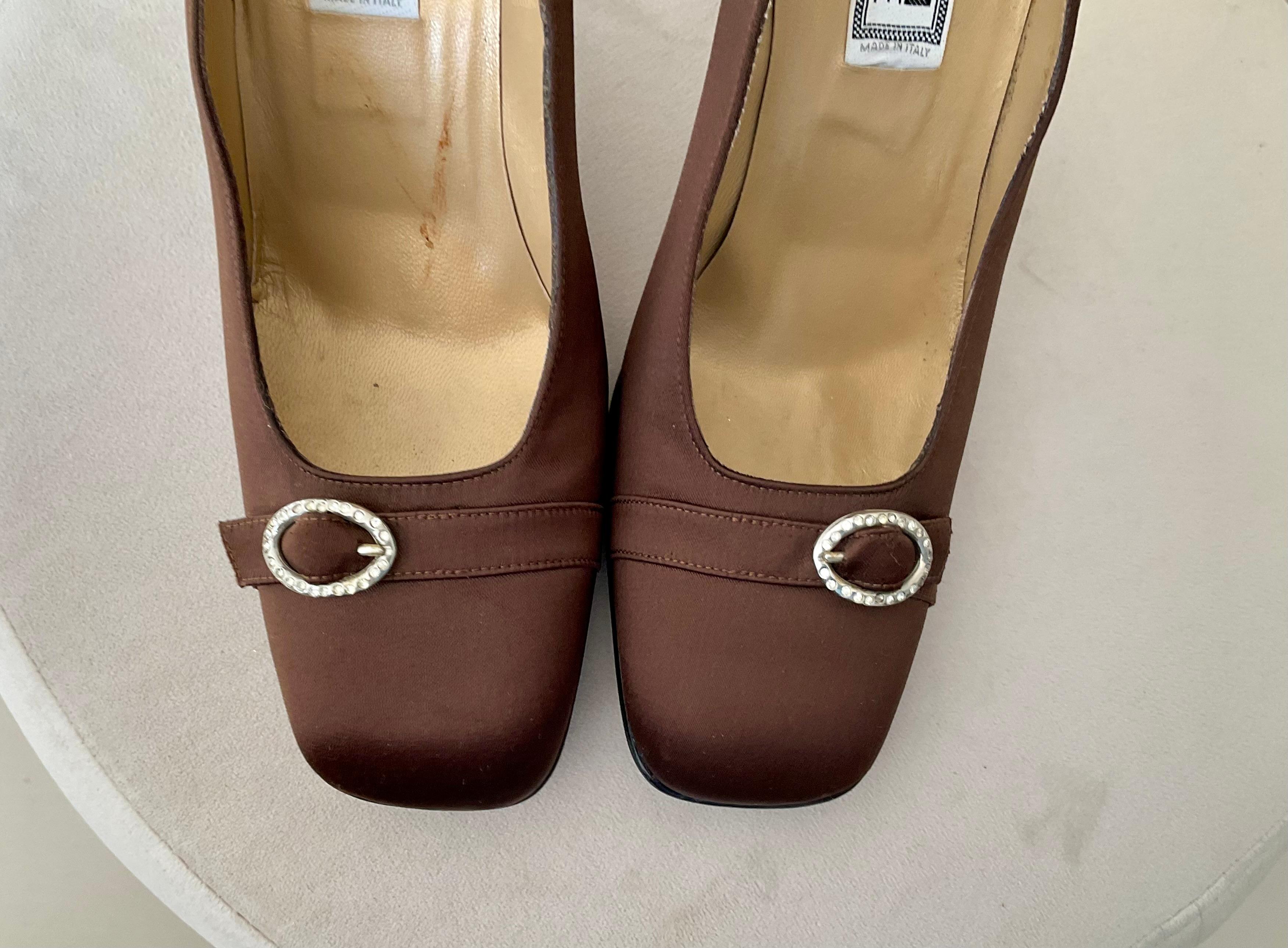 Gianni Versace Iconic F/W 1996 Braun Satin Pumps Diamanté Schnalle Damen im Angebot