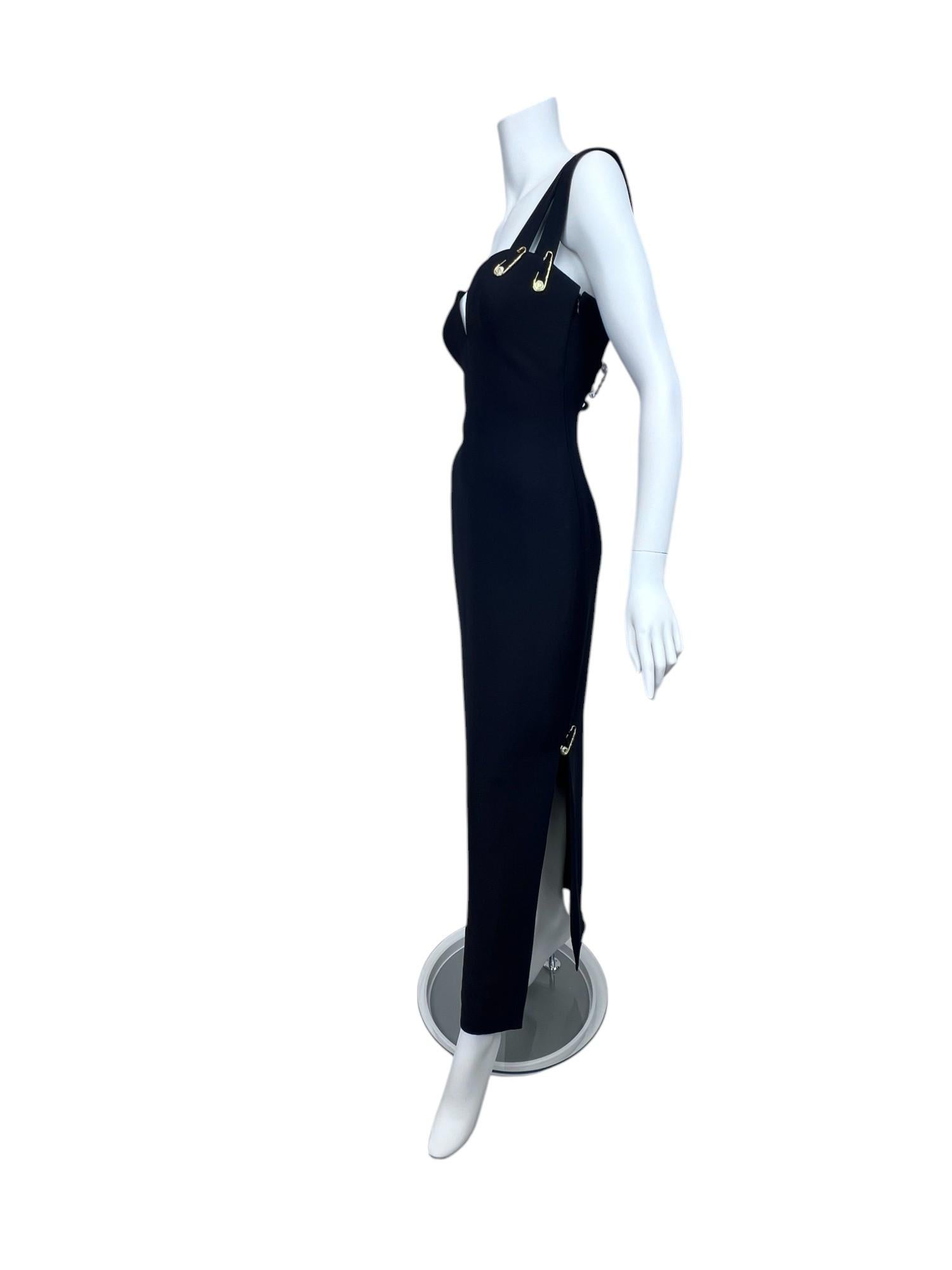Nero Gianni Versace Iconic Safety Pin Dress - Come indossato da Elizabeth Hurley Sz: 40 in vendita