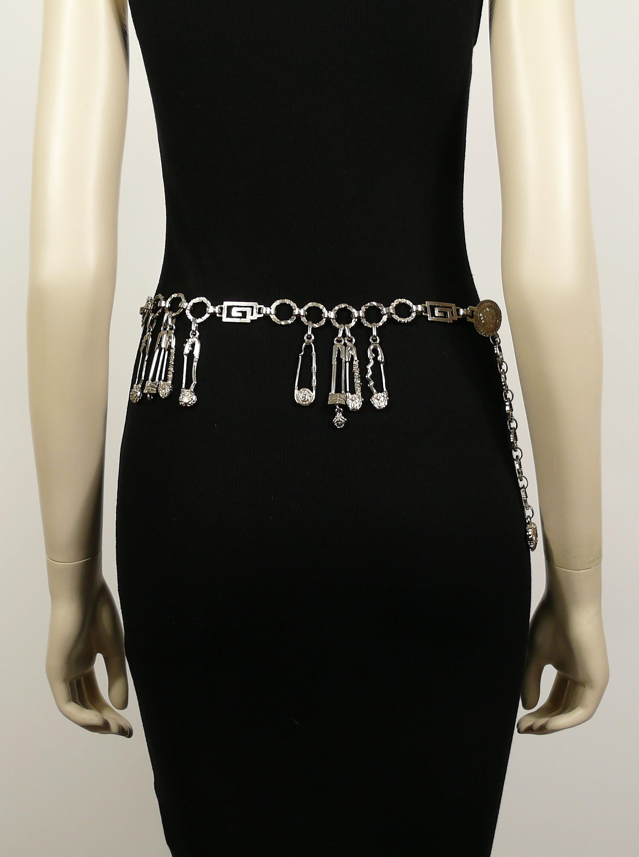 Gianni Versace Iconic Silver Toned Iconic Safety Pin Belt/Necklace In Good Condition In Nice, FR