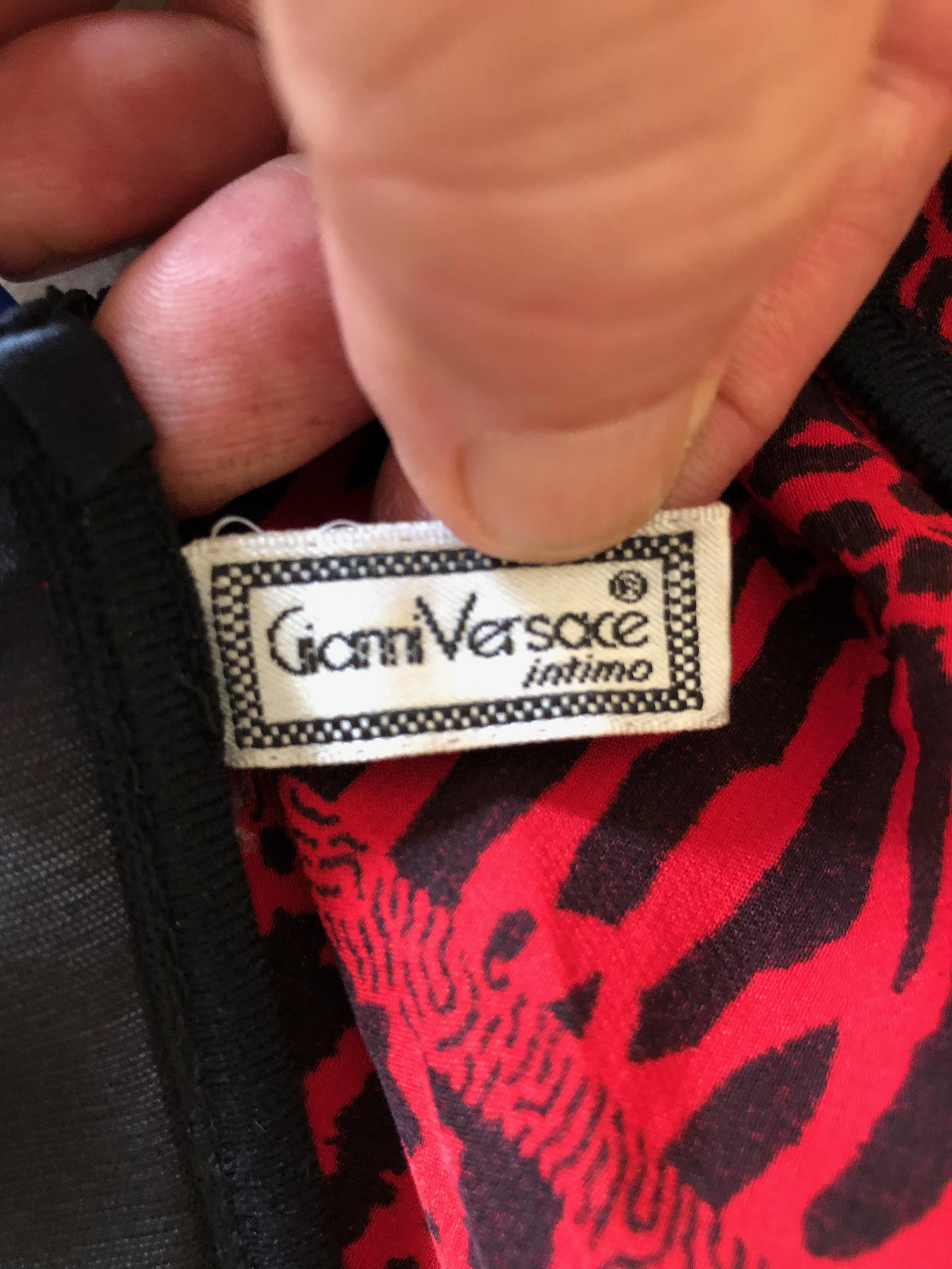 Gianni Versace Intime 1980's Leopard and Lace Corset with Garter Stays
Late eighties.
So good
There is no size label Est .size 36
Bust 36