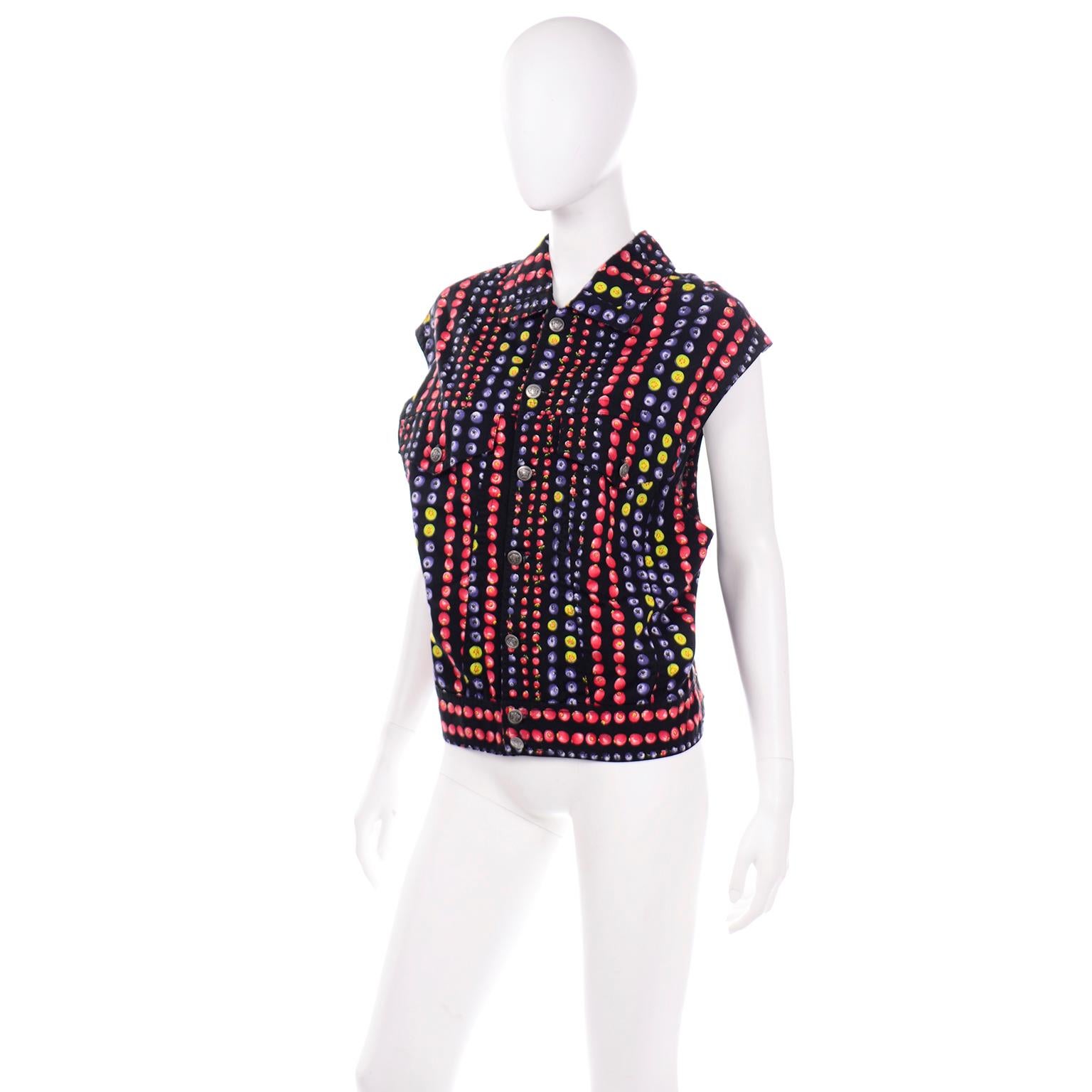 Gianni Versace Jeans Couture 1995 Multicolor Berries Fruit Vest w Medusa Buttons In Excellent Condition For Sale In Portland, OR