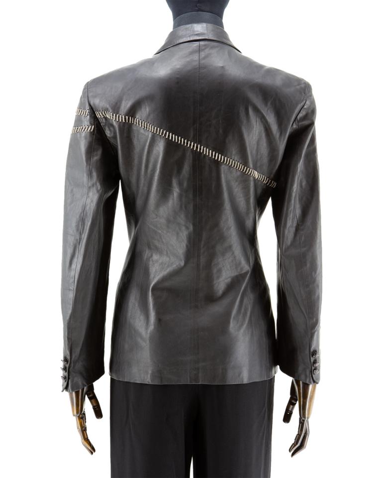Gianni Versace - Blazer en cuir avec surpiqûres en chaîne en vente 9