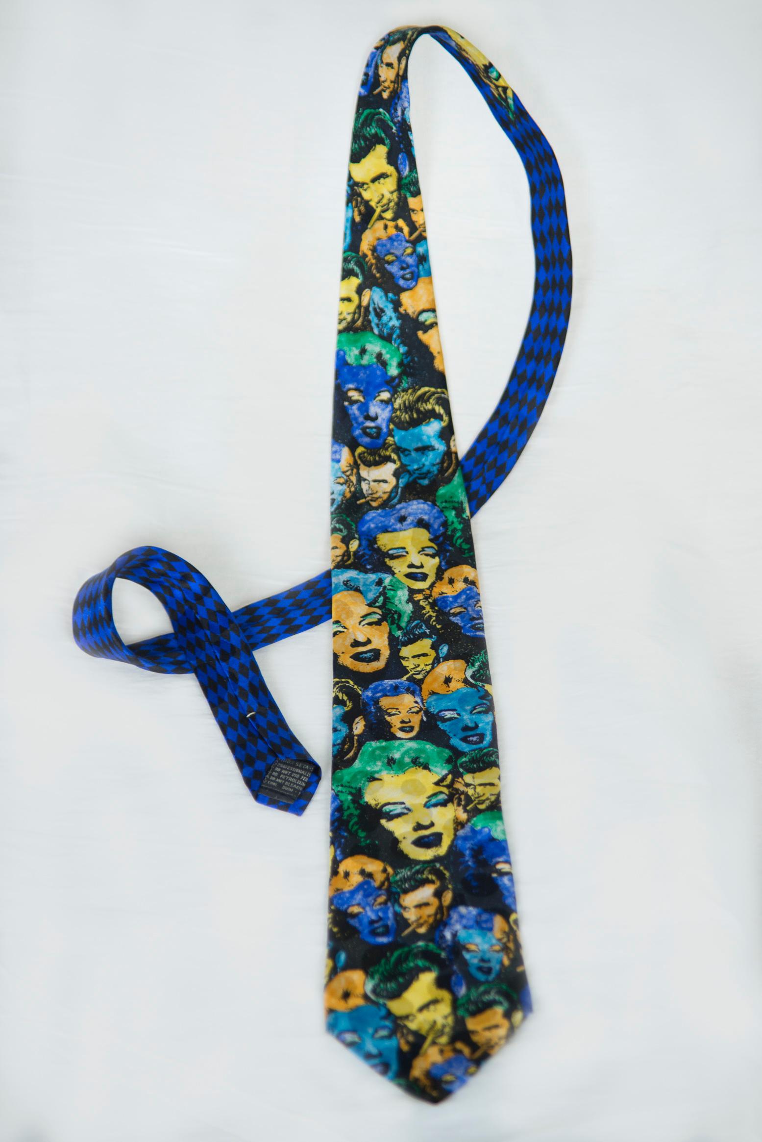 Gianni Versace Marilyn & James Dean Print Silk Neck Tie For Sale 7