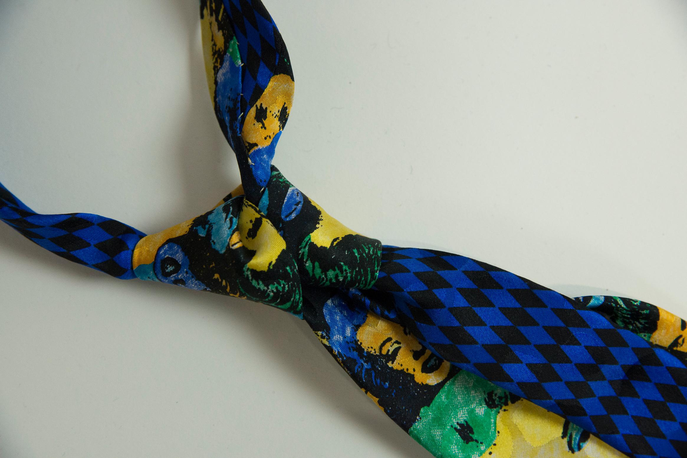 Gianni Versace Marilyn & James Dean Print Silk Neck Tie For Sale 1