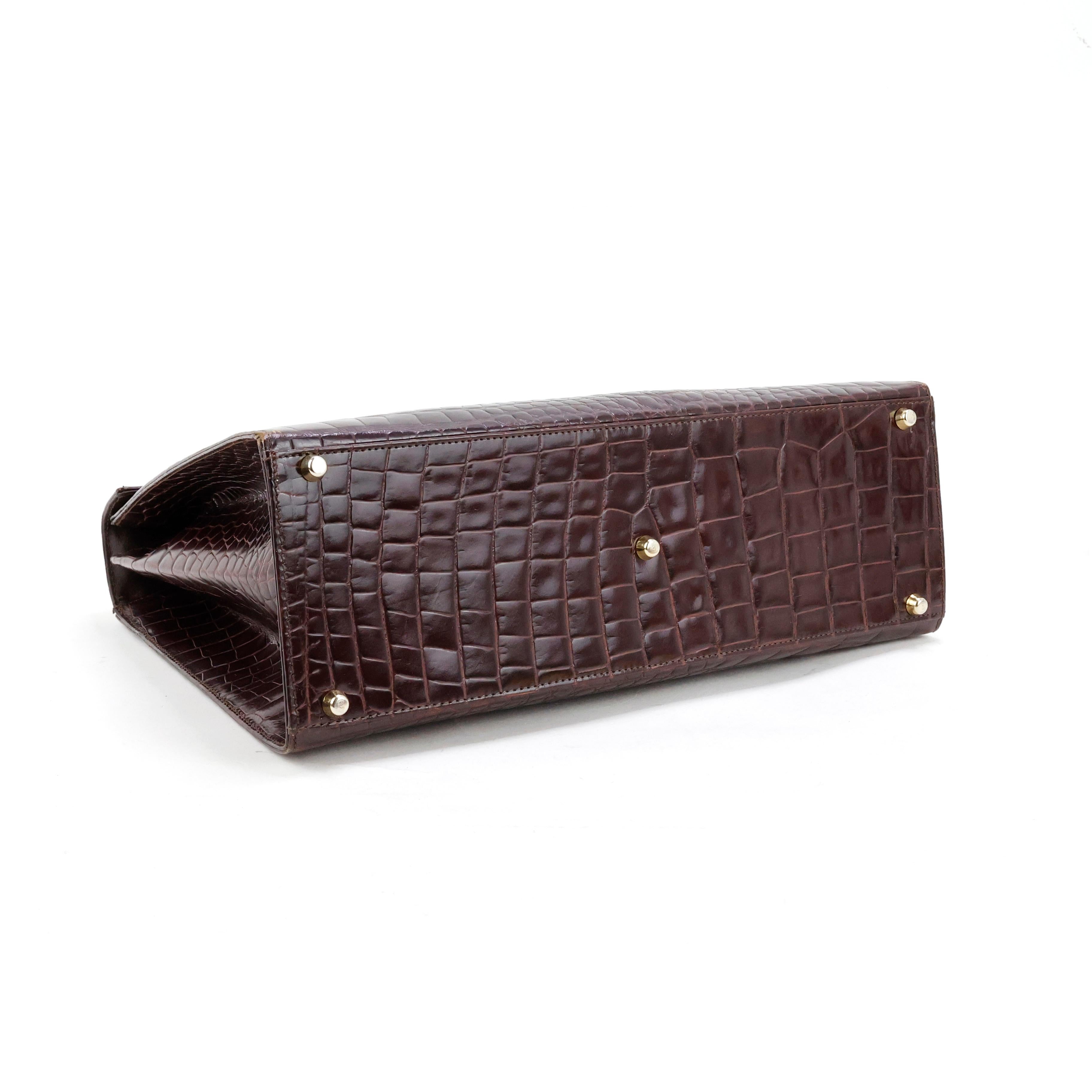 Women's Gianni Versace Medusa Bag in Leather For Sale