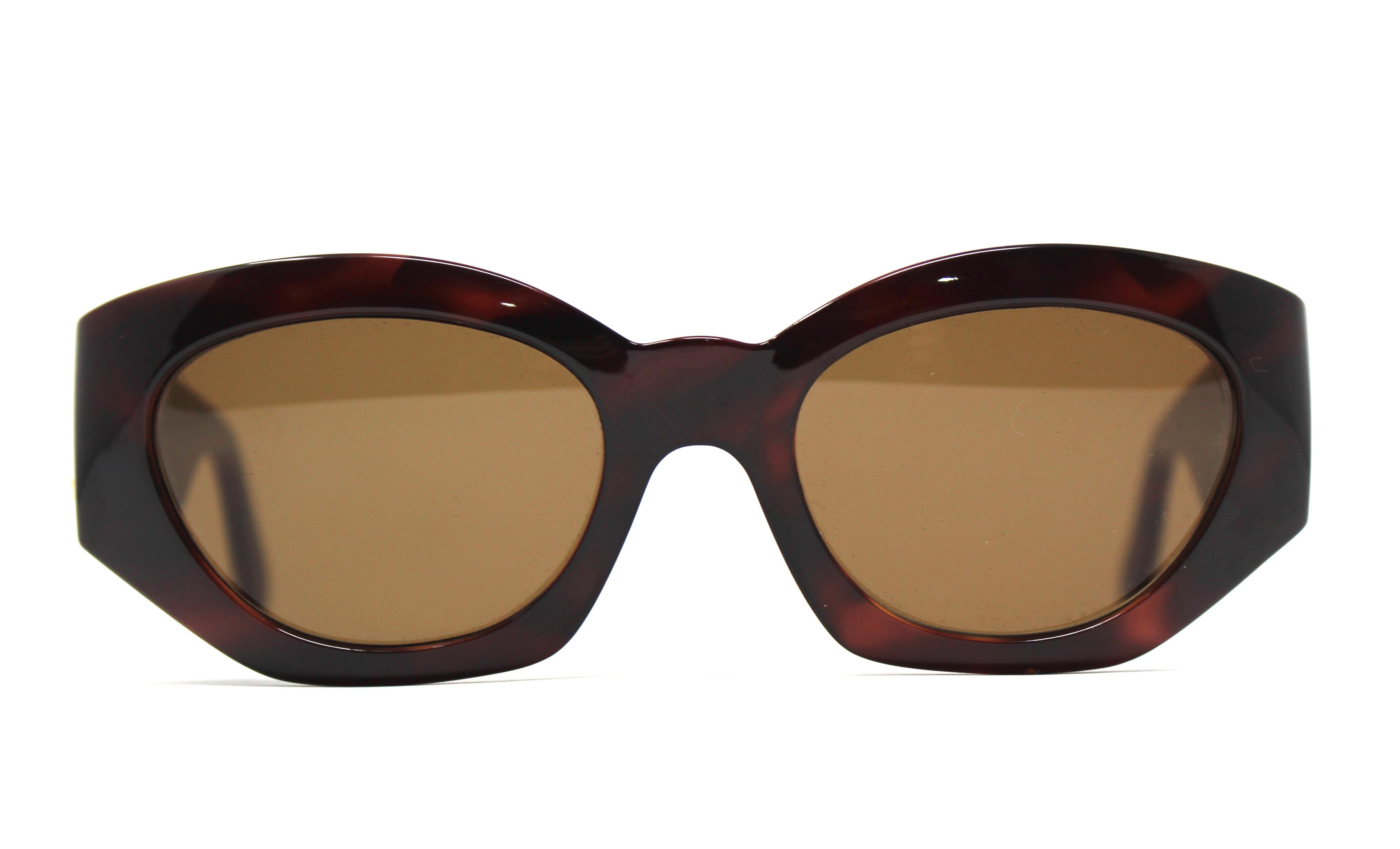 Black Gianni Versace Medusa Brown Sunglasses Mod 420/D Col 900  For Sale