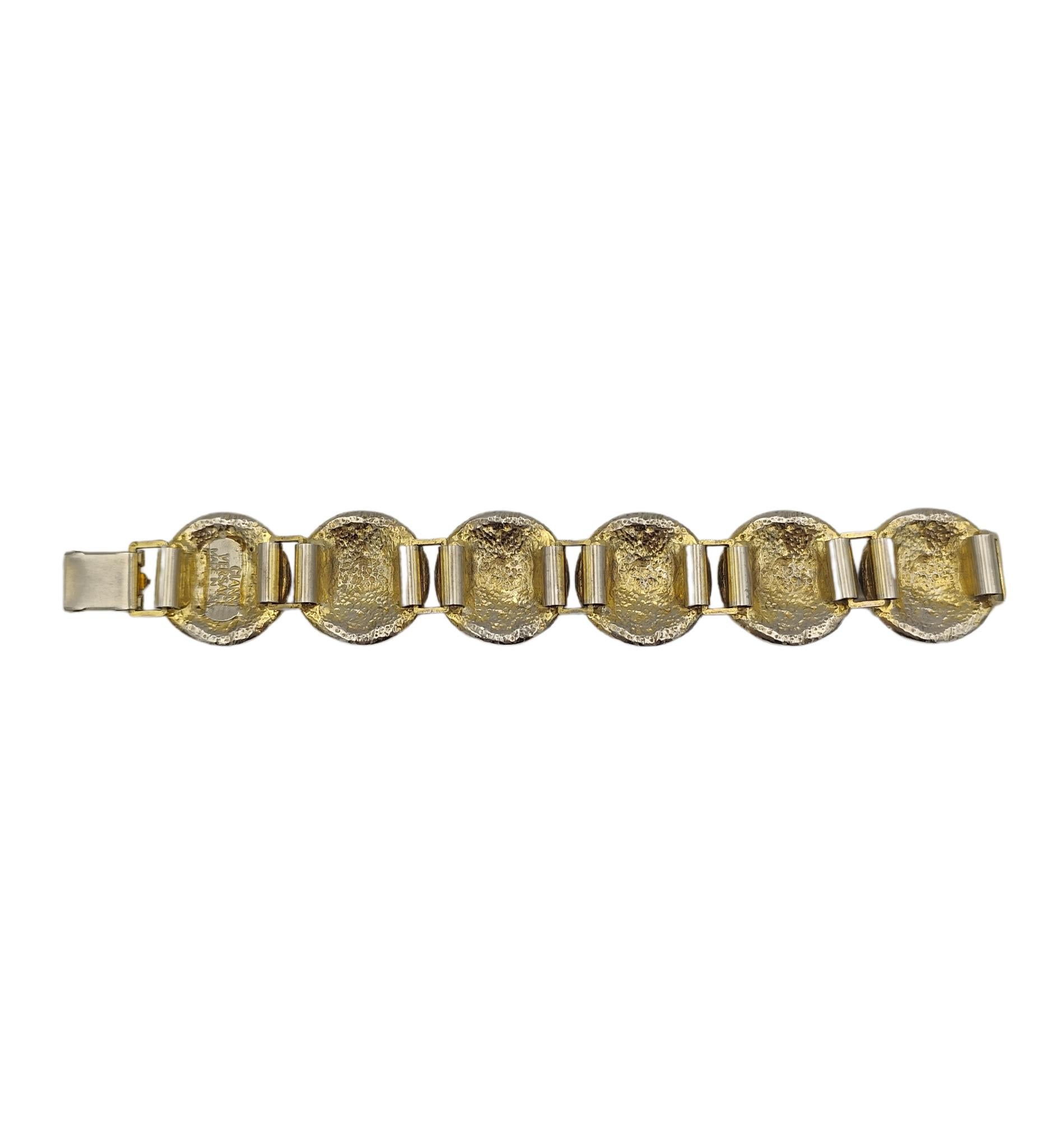 Gianni Versace Medusa Strass-Armband mit Strasssteinen im Zustand „Gut“ im Angebot in Milano, IT