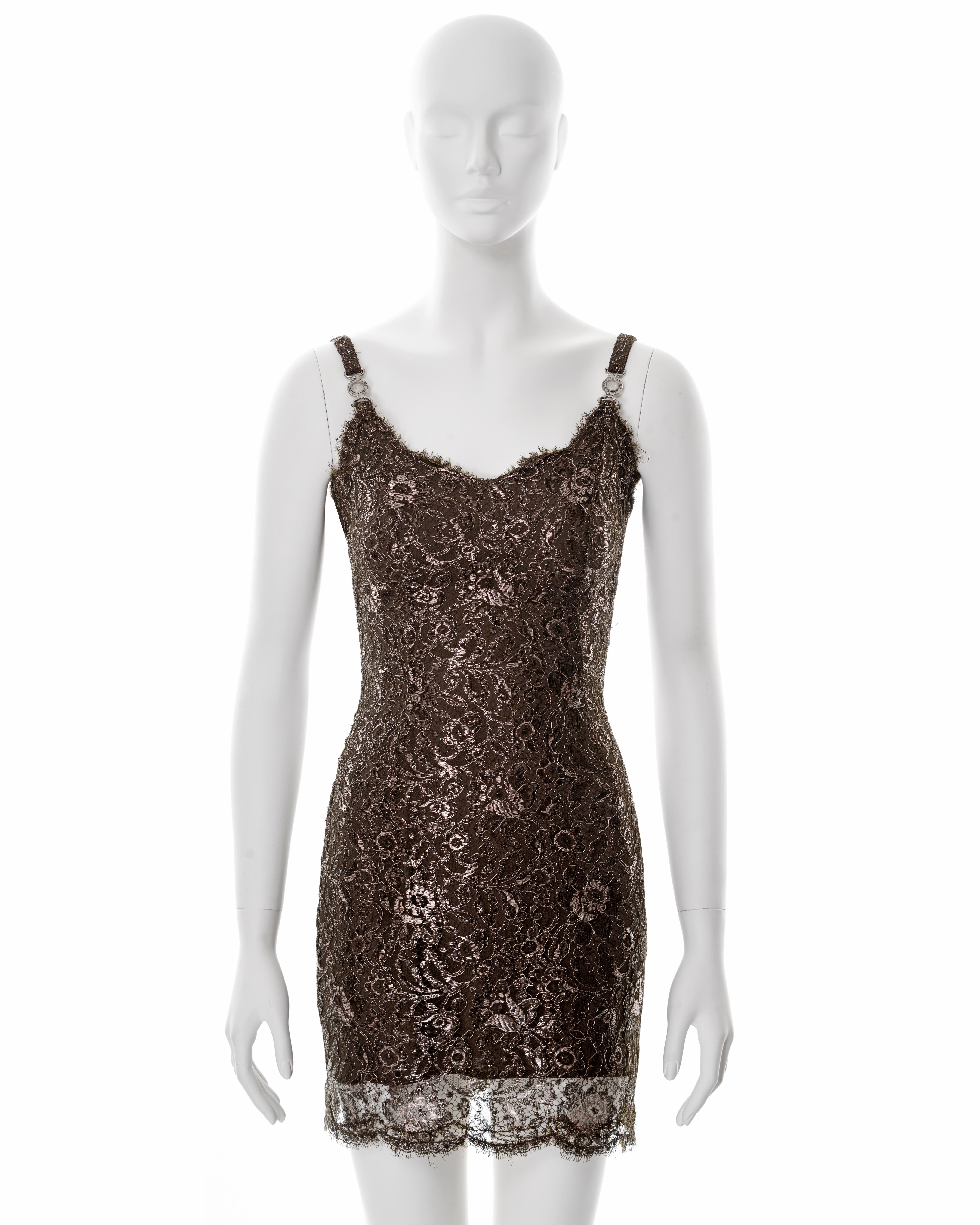 ▪ Gianni Versace evening mini dress
▪ Sold by One of a Kind Archive
▪ Fall-Winter 1996
▪ Constructed from metallic brown lamé lace
▪ Scalloped edge 
▪ Four Medusa ornaments on shoulder straps
▪ Size zip fastening 
▪ IT 38 - FR 34 - UK 6 - US 2
▪