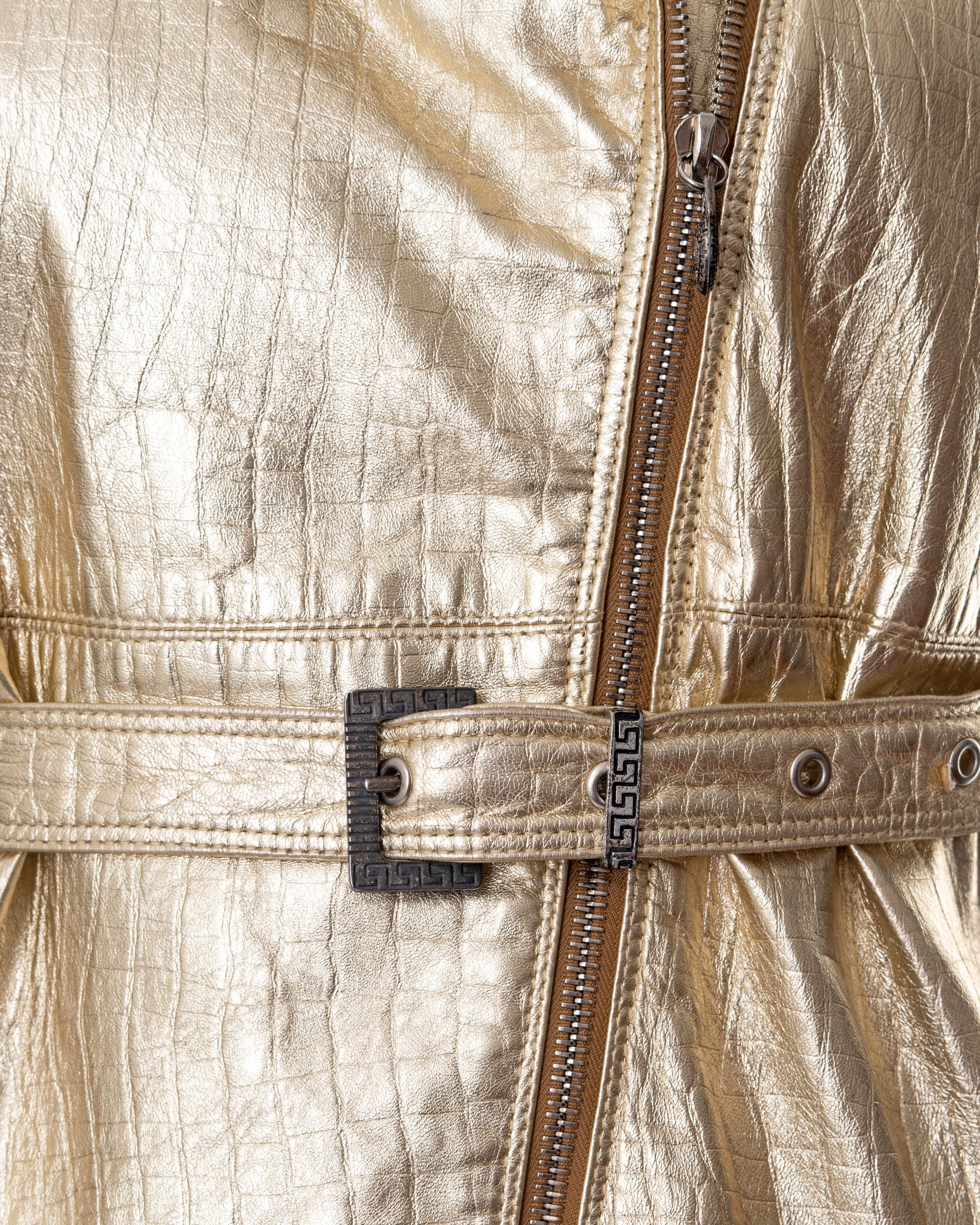 Gianni Versace - Mini robe en cuir doré métallisé, automne-hiver 1994 Pour femmes en vente