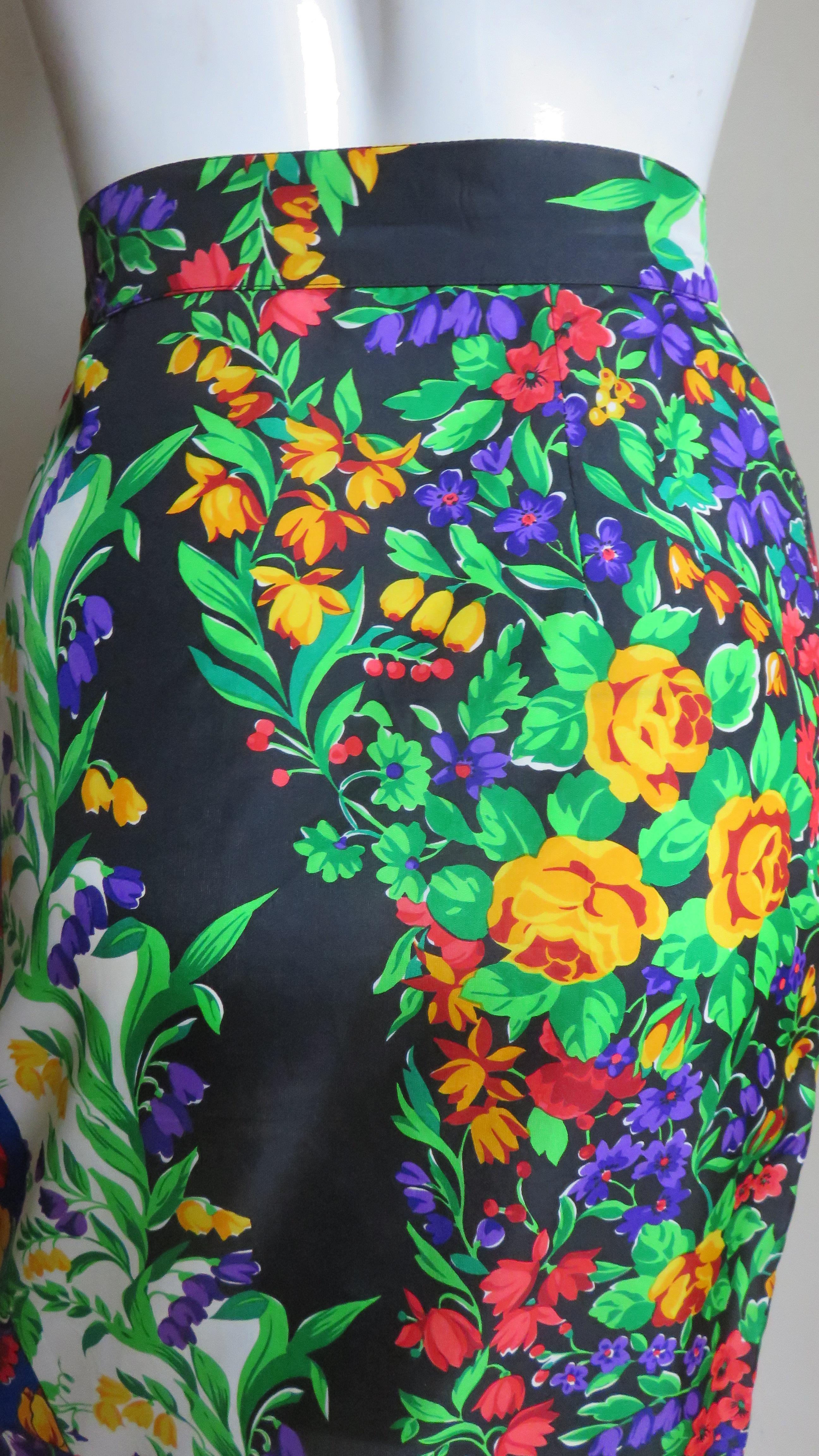 Gianni Versace Mixed Flower Print Silk Skirt 1980s For Sale 4