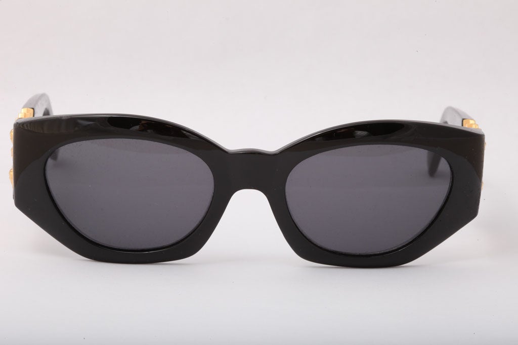 Black Gianni Versace Mod 420/D Sunglasses  For Sale