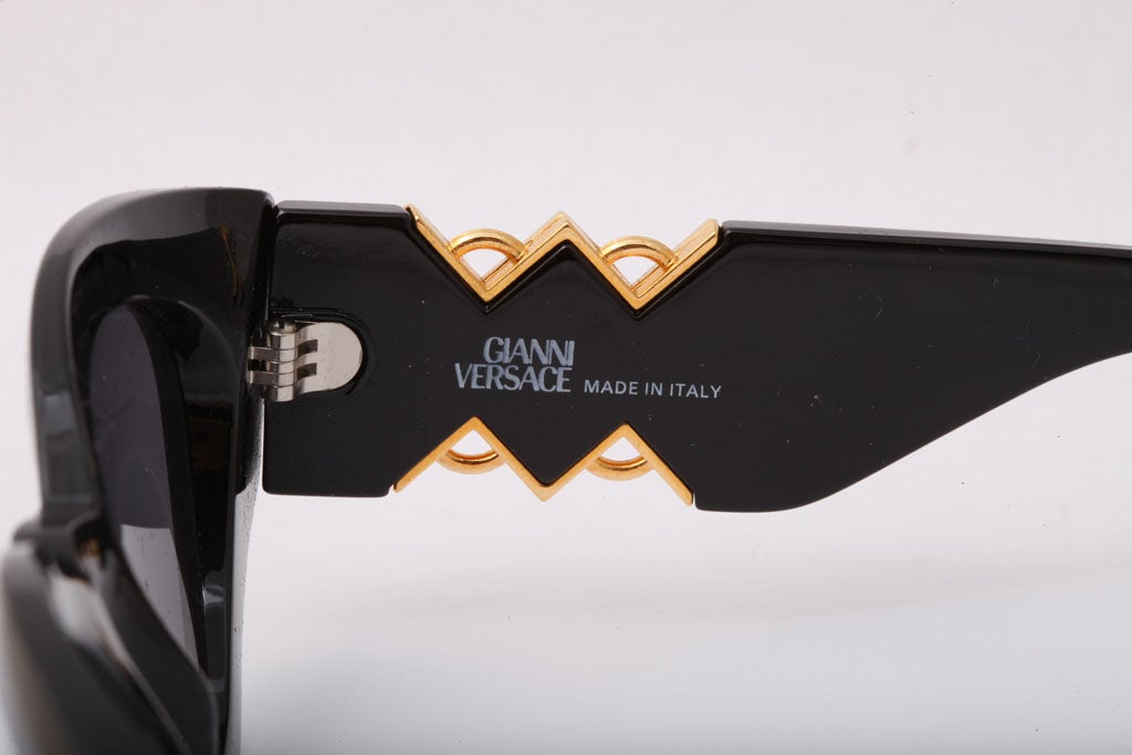 Gianni Versace Mod 420/D Sunglasses For Sale 1