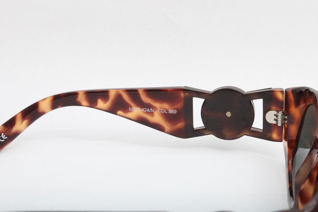 Gianni Versace Mod 424/N Sunglasses  For Sale 3