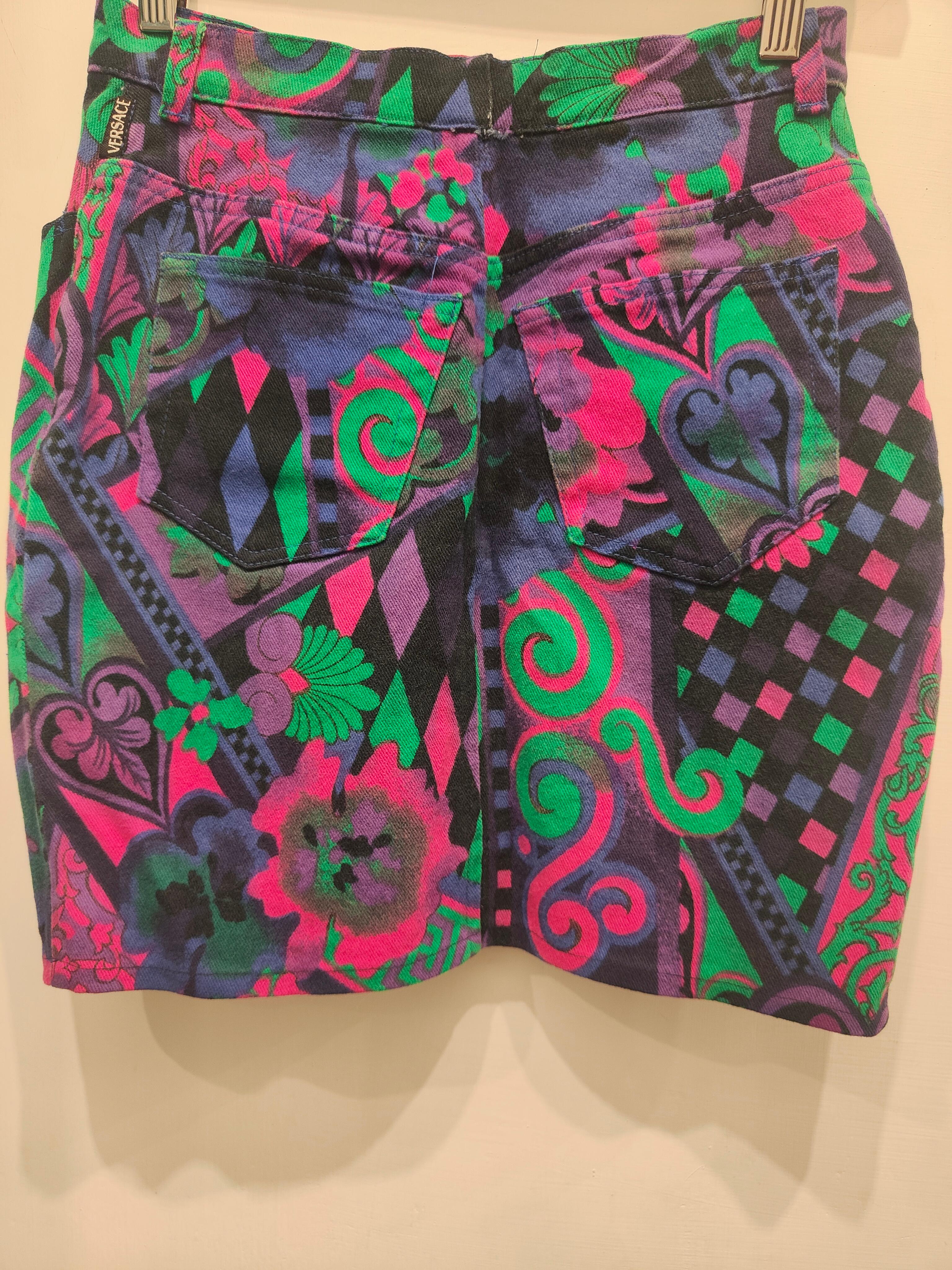 Jupe multicolore Gianni Versace en vente 3