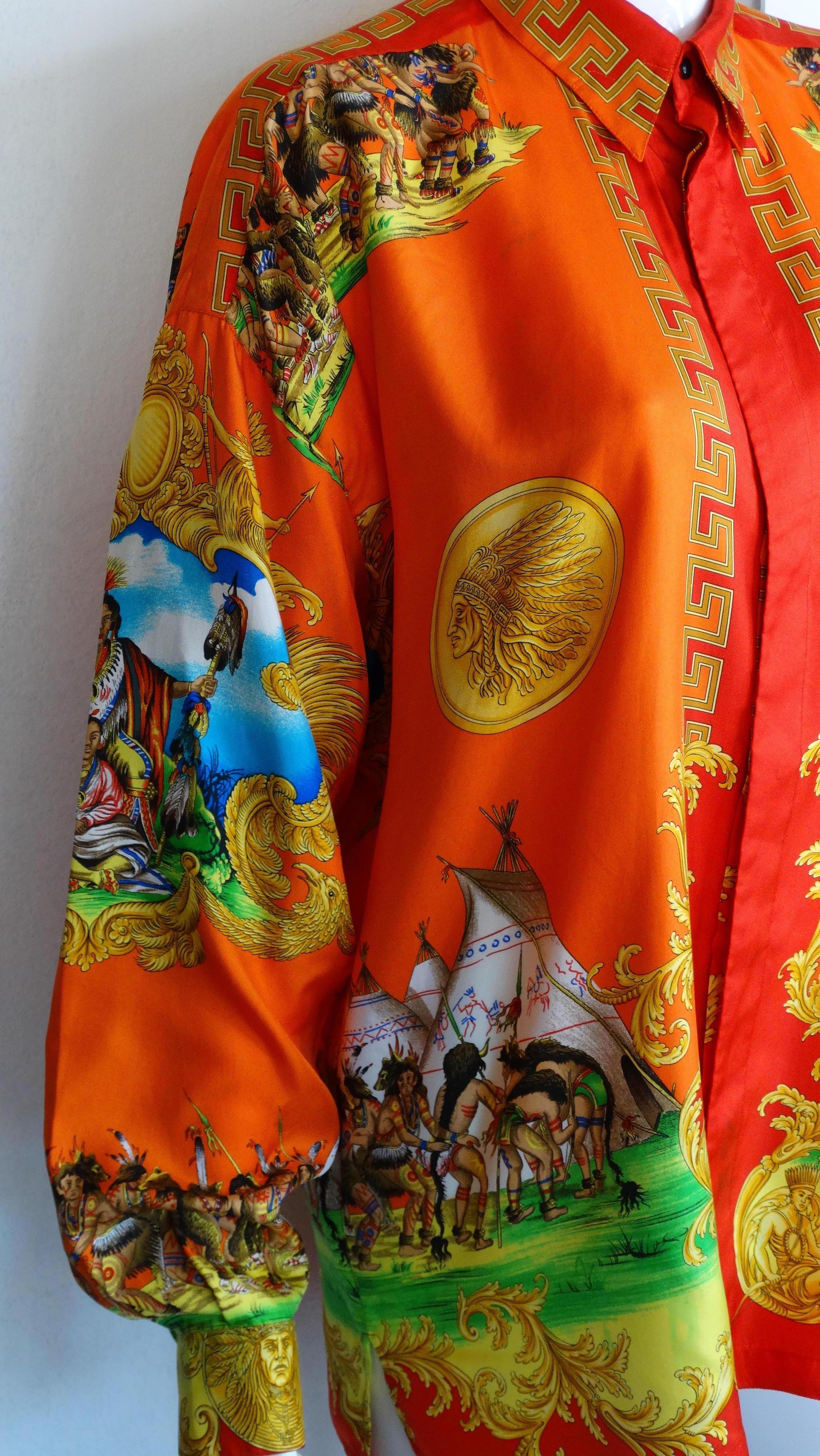 Chemise en soie imprimée « amérindienne » de Gianni Versace  Bon état - En vente à Scottsdale, AZ