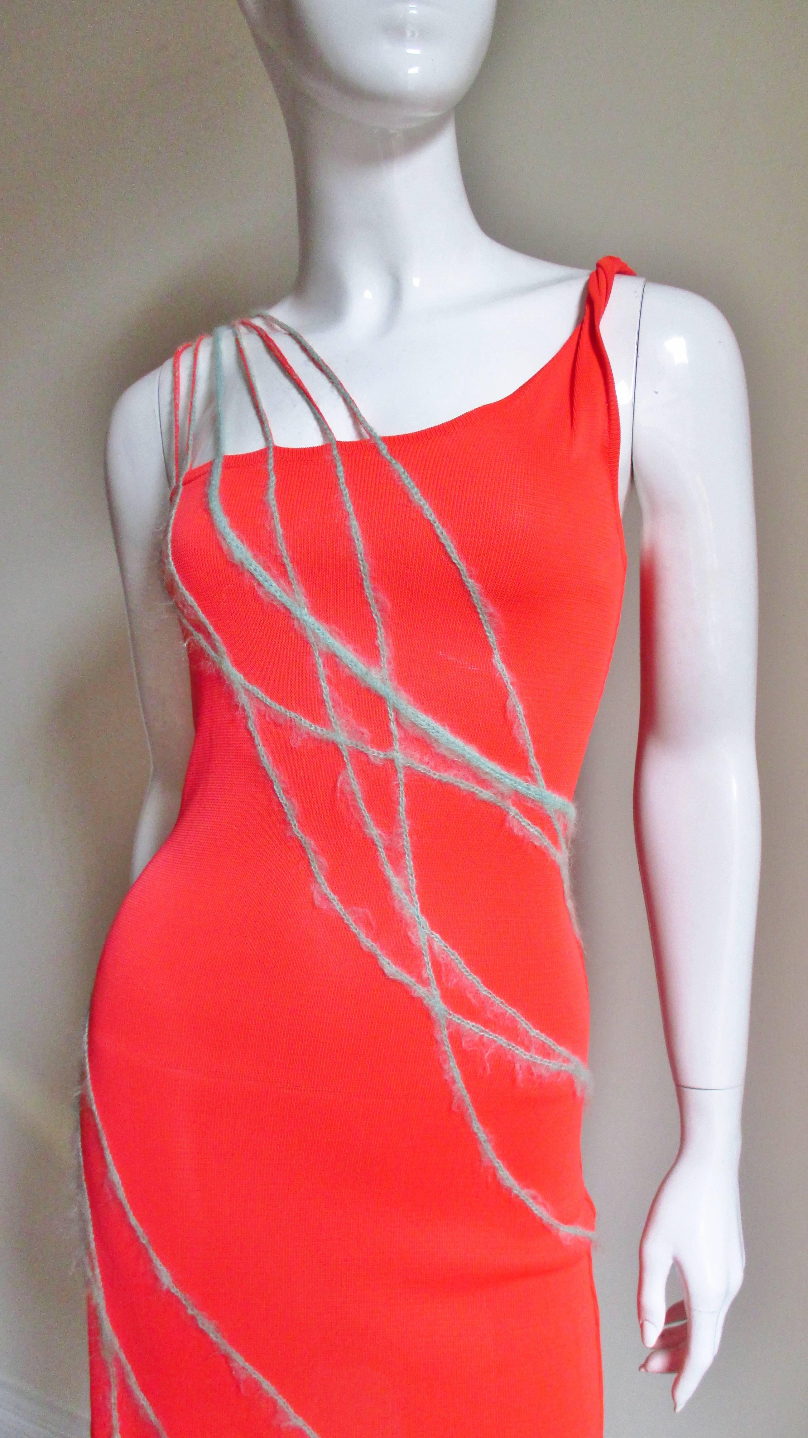 Rosso Gianni Versace Vestito monospalla anni '90 in vendita