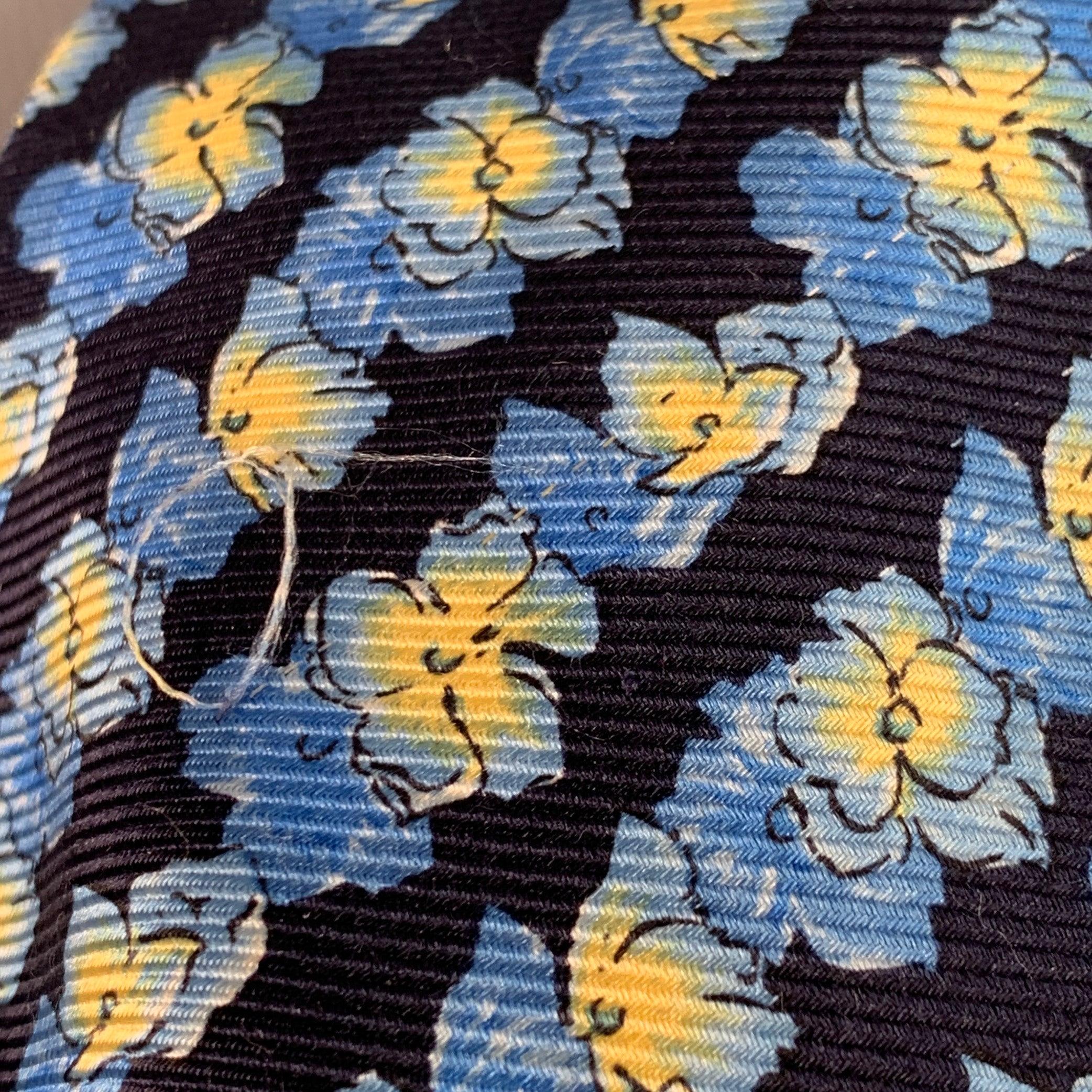 Gianni Versace, cravatta in seta floreale giallo-marino in taglia unica in vendita 1