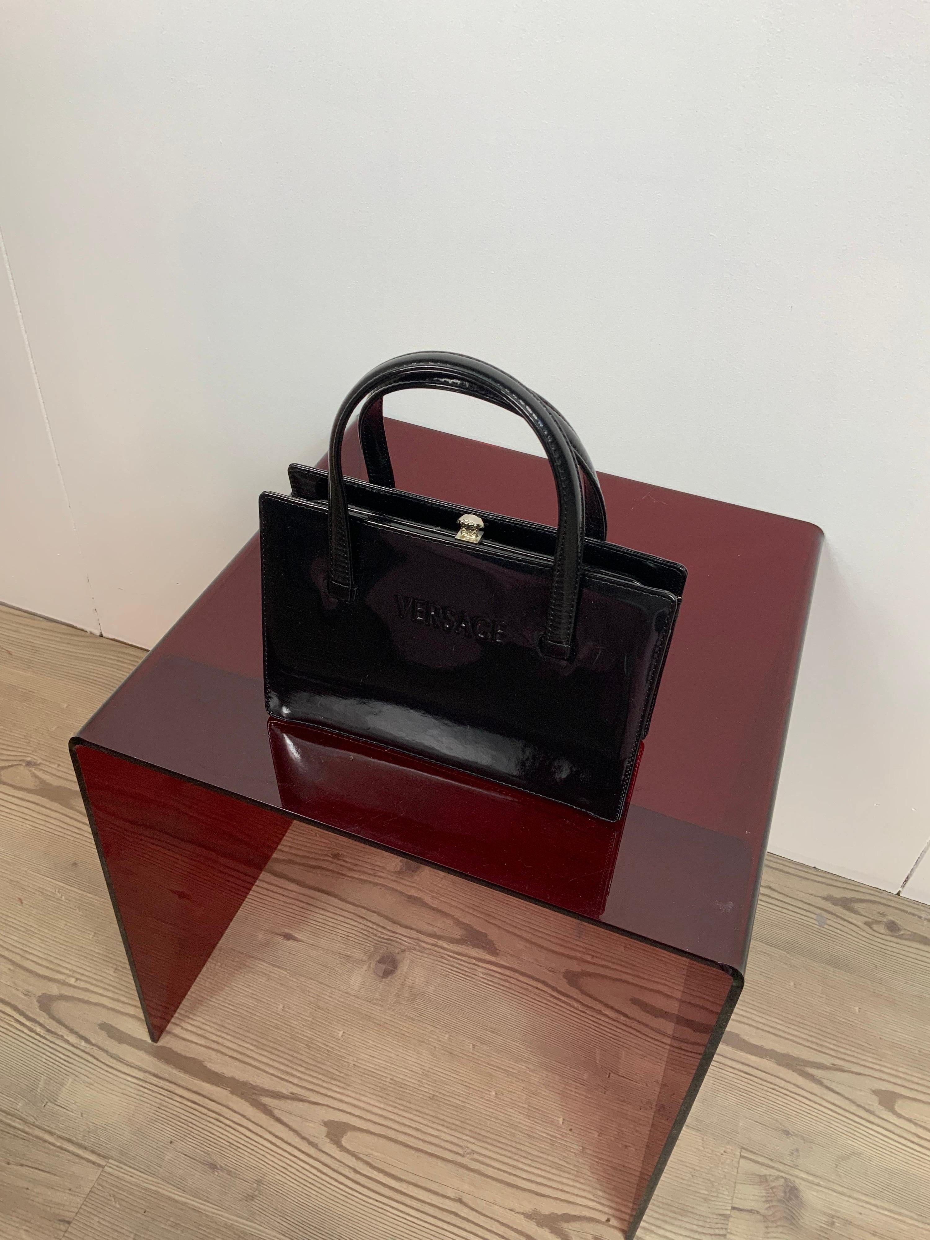 Gianni Versace patent leather bag  In Good Condition In Carnate, IT