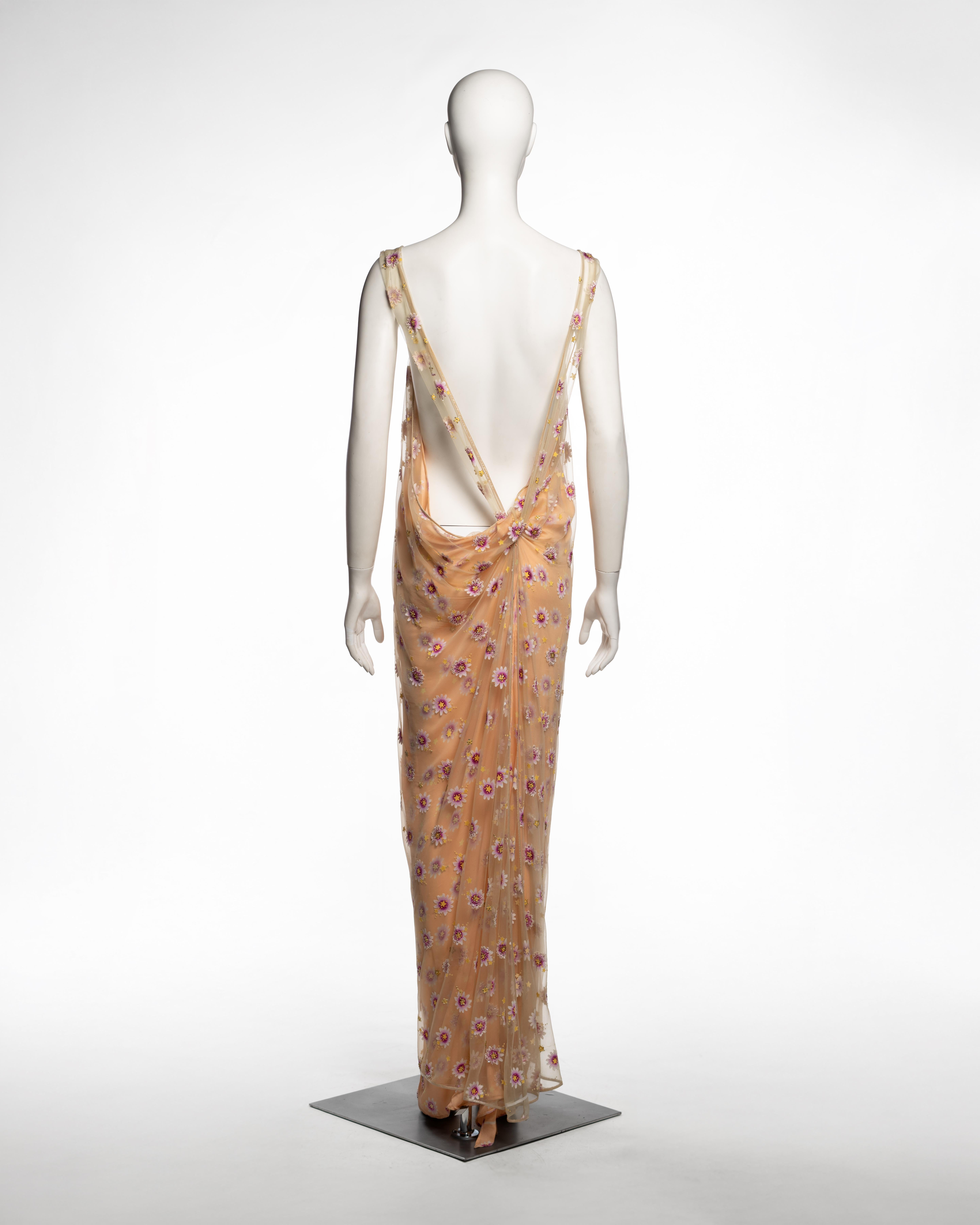 Gianni Versace Vestido de Noche de Malla Adornado con Flores Melocotón, SS 1998 en venta 5