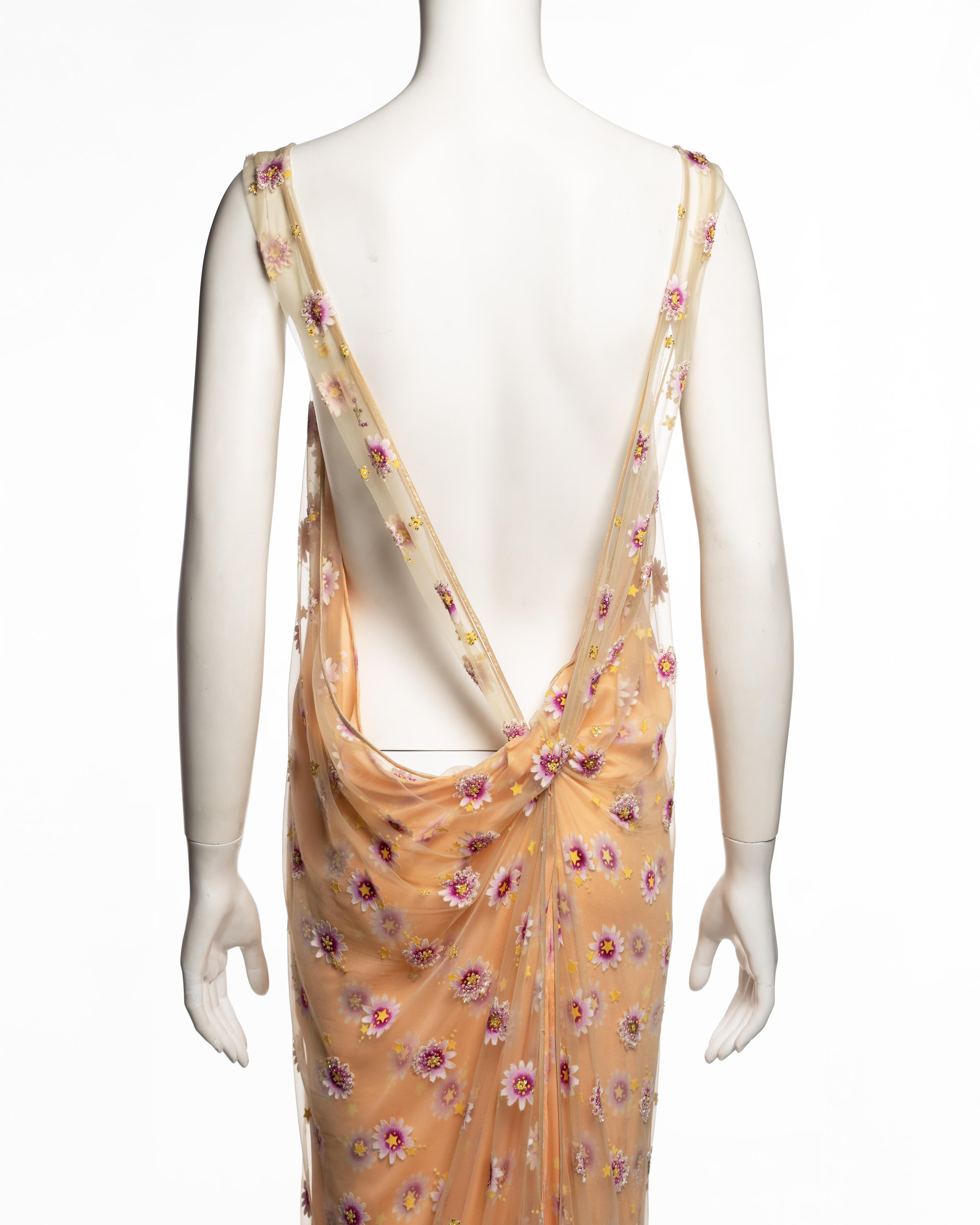 Gianni Versace Vestido de Noche de Malla Adornado con Flores Melocotón, SS 1998 en venta 6