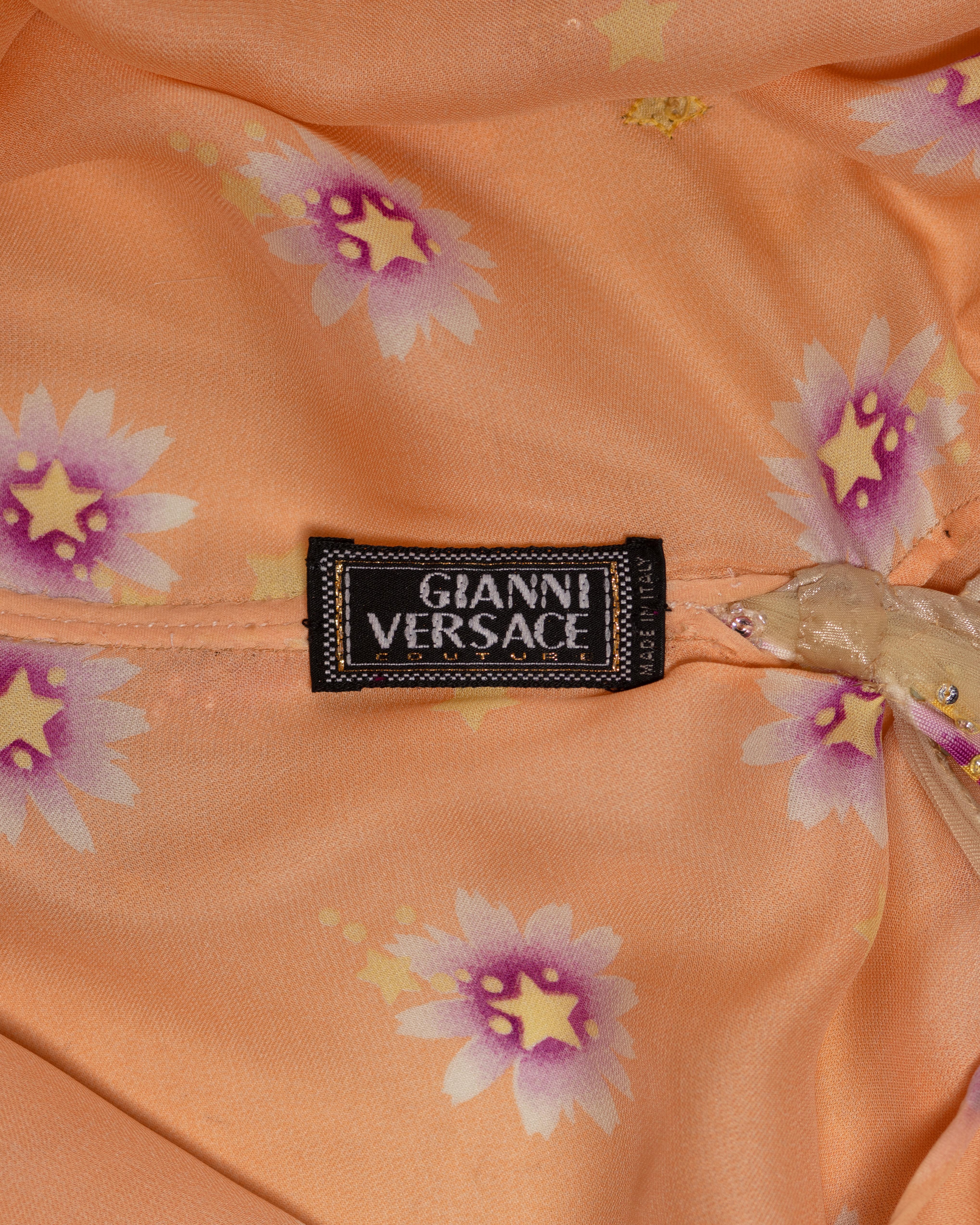 Gianni Versace Vestido de Noche de Malla Adornado con Flores Melocotón, SS 1998 en venta 10