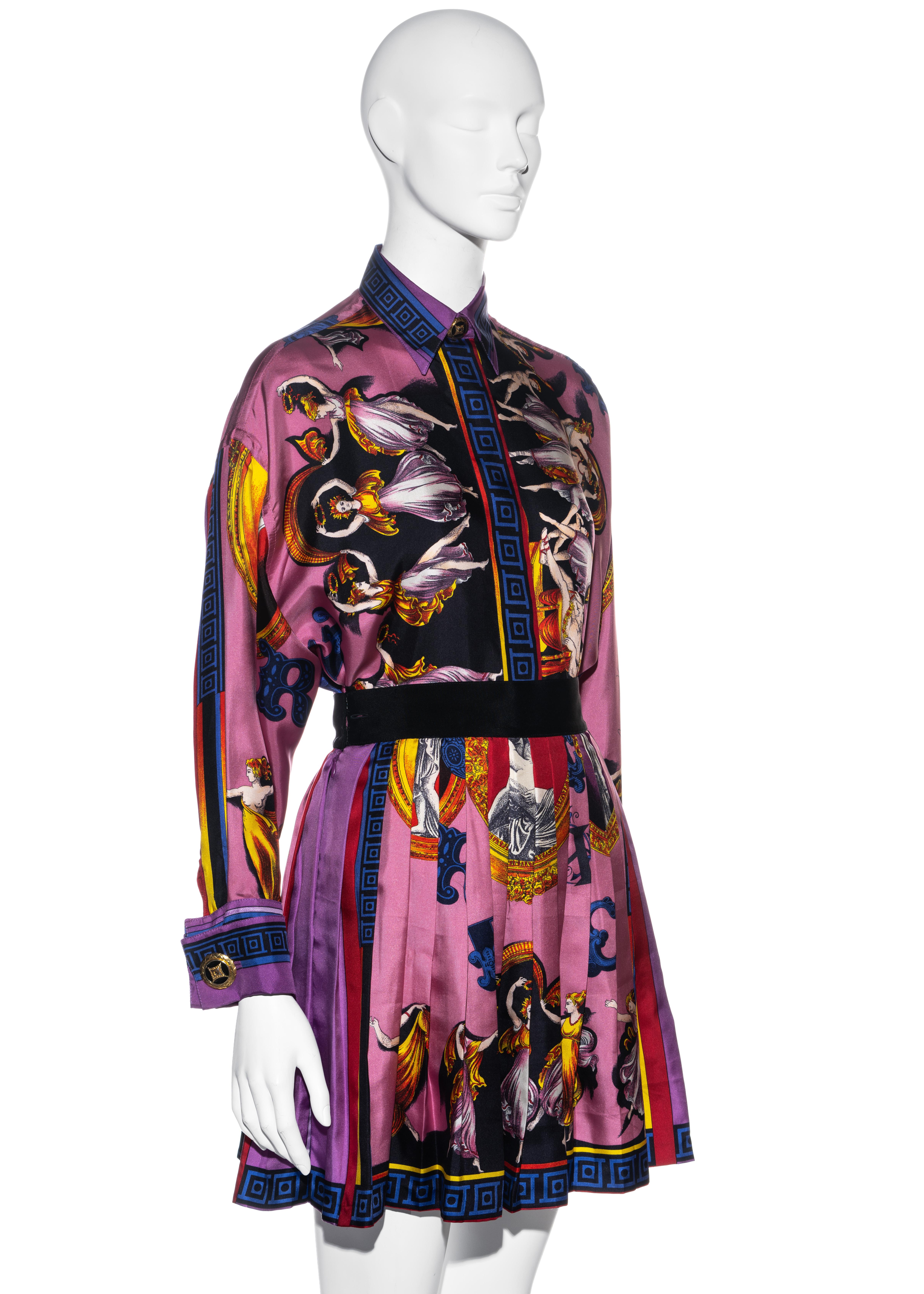 Women's Gianni Versace pink neoclassical printed silk pleated mini skirt suit, fw 1991 For Sale