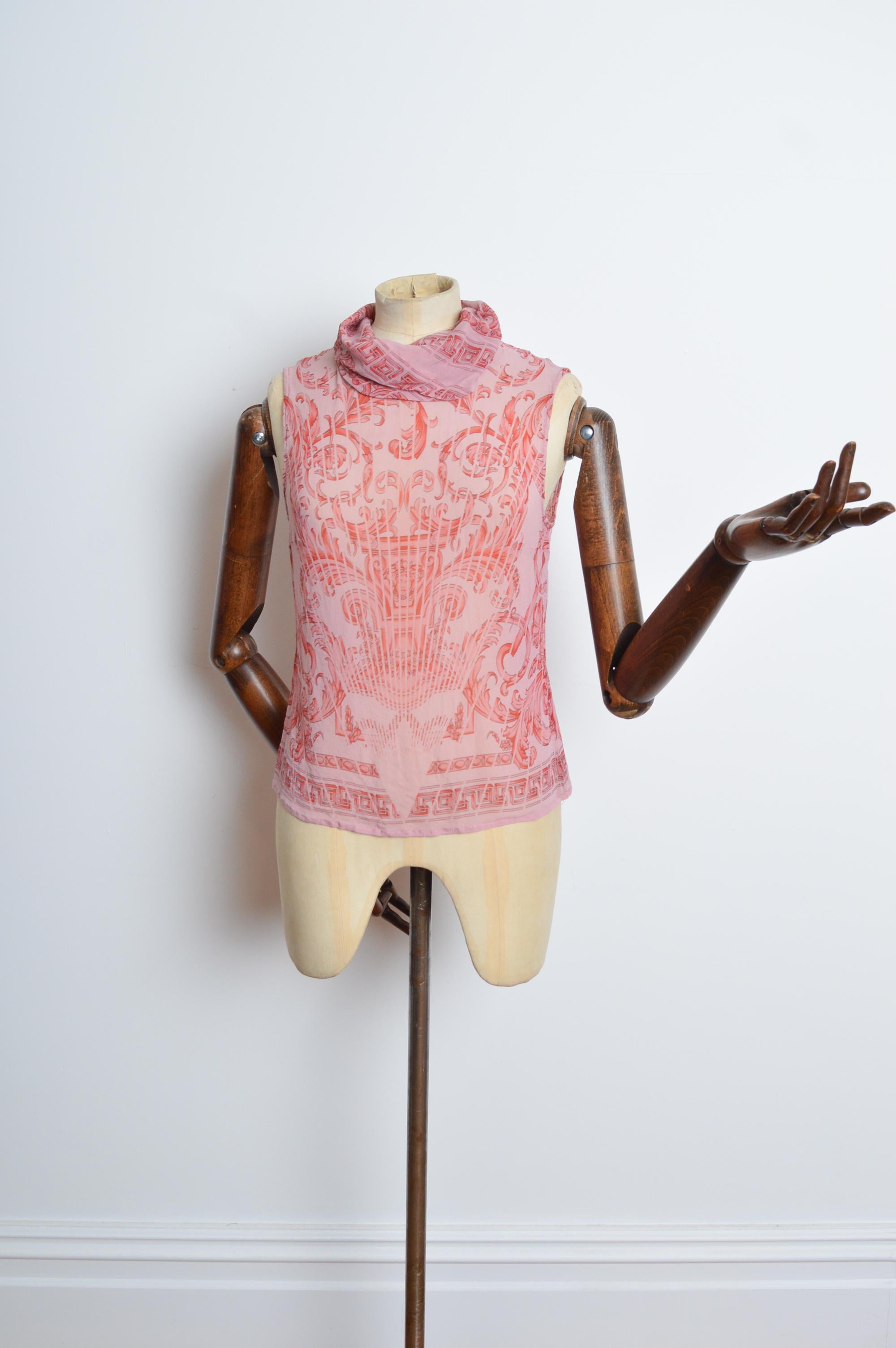 Gianni Versace Couture Pink Silk Baroque Rococo pattern sleeveless blouse - Top For Sale 7