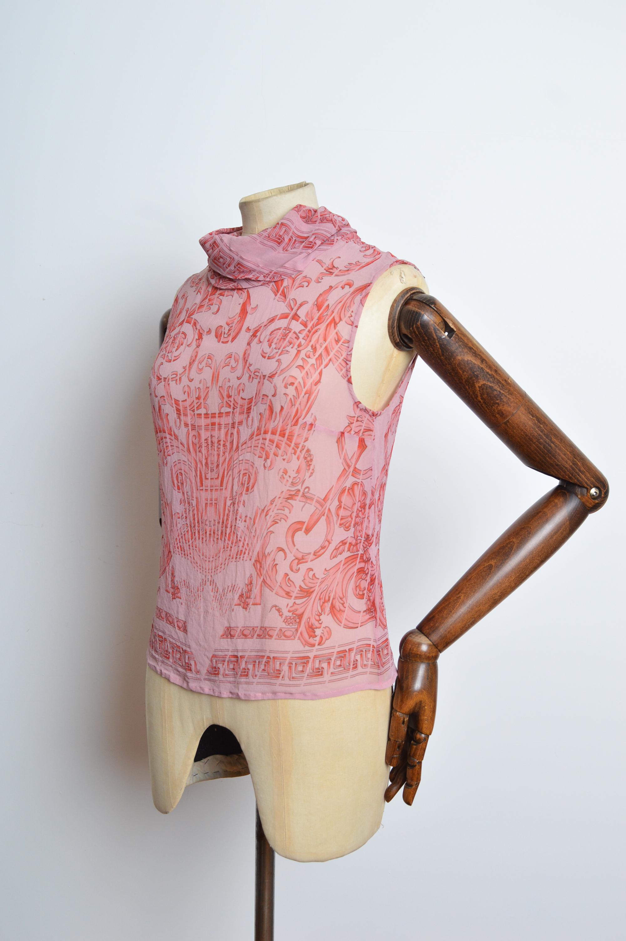 Beige Gianni Versace Couture Pink Silk Baroque Rococo pattern sleeveless blouse - Top For Sale