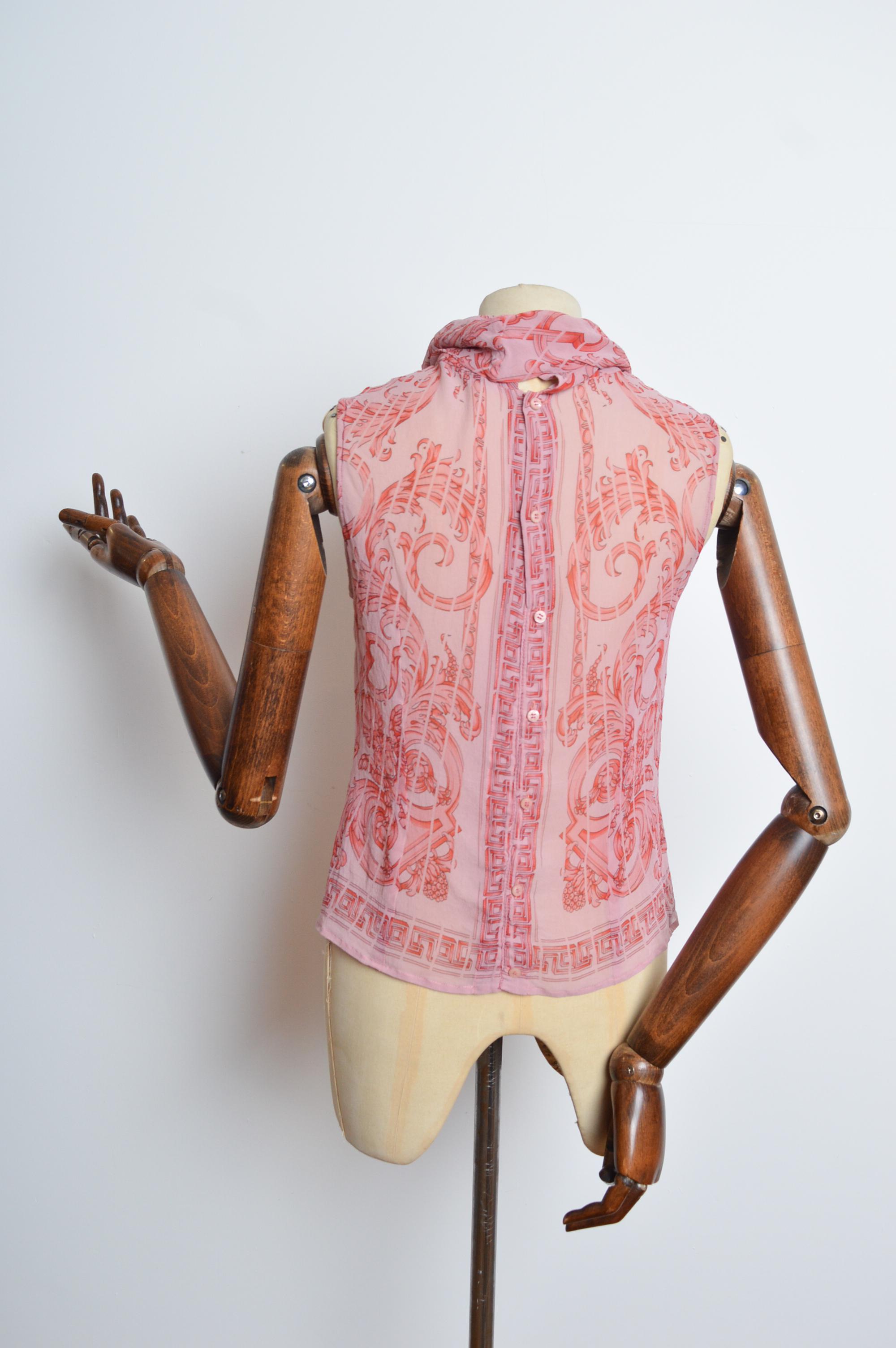 Gianni Versace Couture Pink Silk Baroque Rococo pattern sleeveless blouse - Top For Sale 1