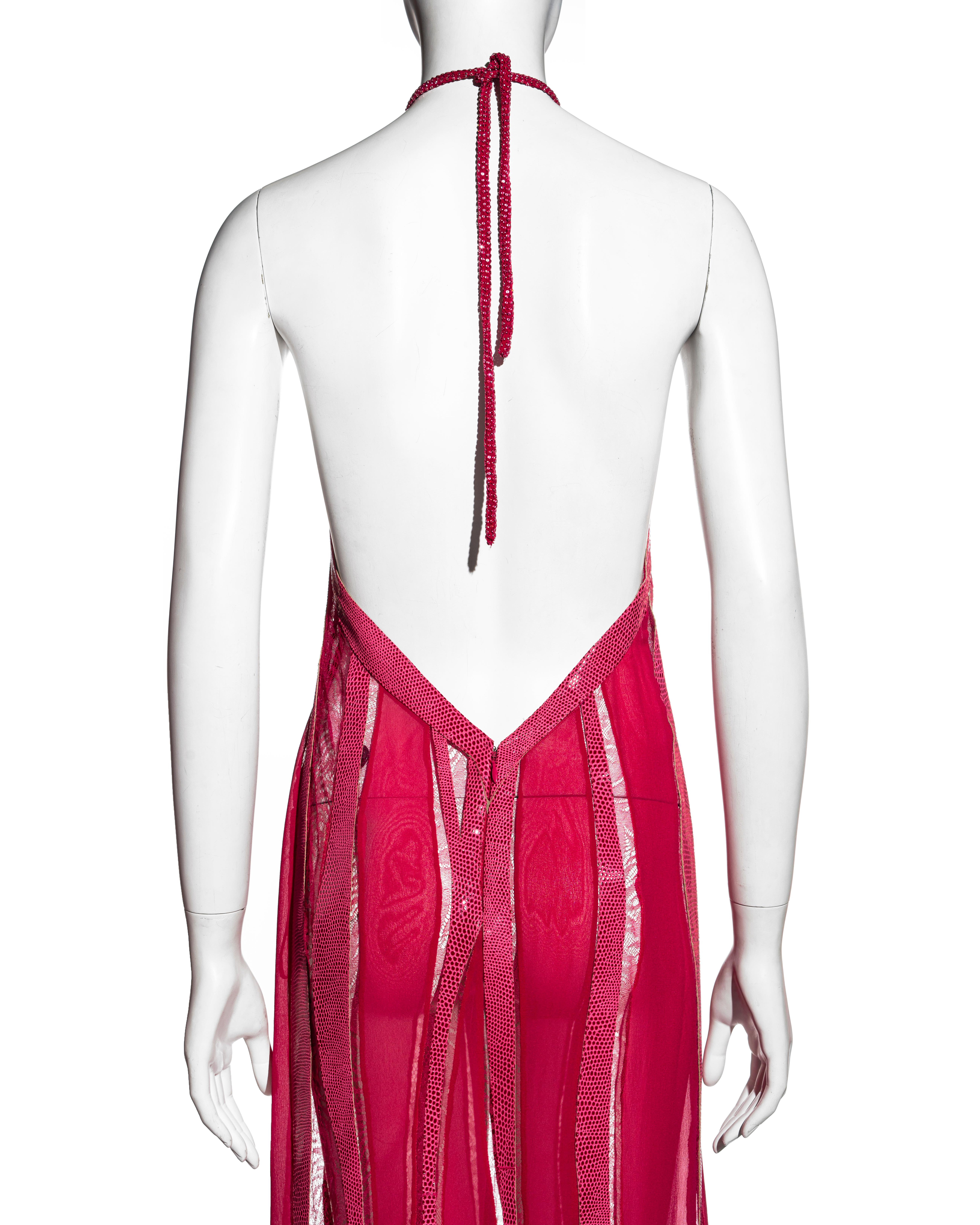 Gianni Versace Maxikleid mit Neckholder aus rosa Seide, Leder und Spitze, fw 2000 im Angebot 7