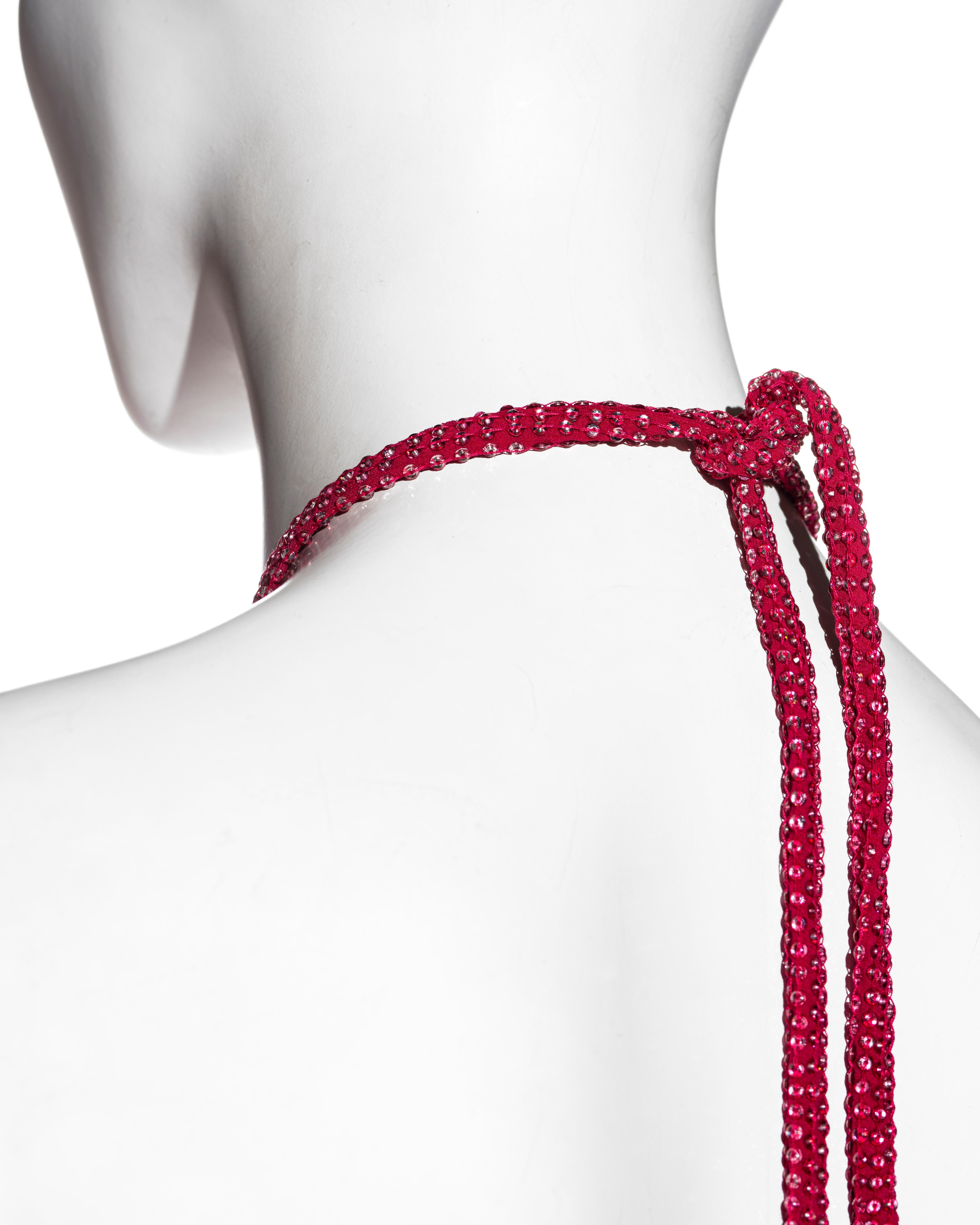Robe longue à col bénitier en soie, cuir et dentelle rose de Gianni Versace, A/H 2000 en vente 3