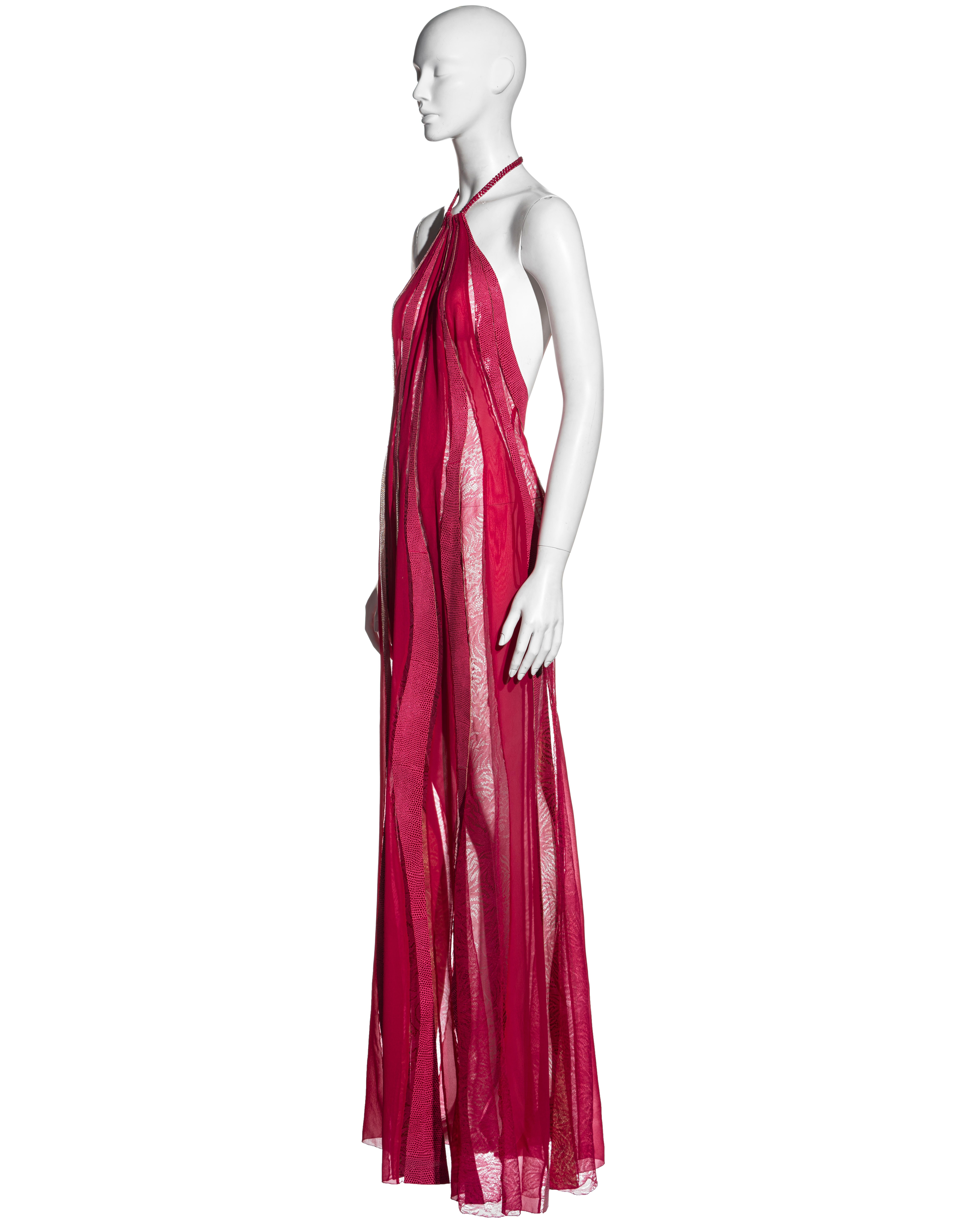 Robe longue à col bénitier en soie, cuir et dentelle rose de Gianni Versace, A/H 2000 en vente 4