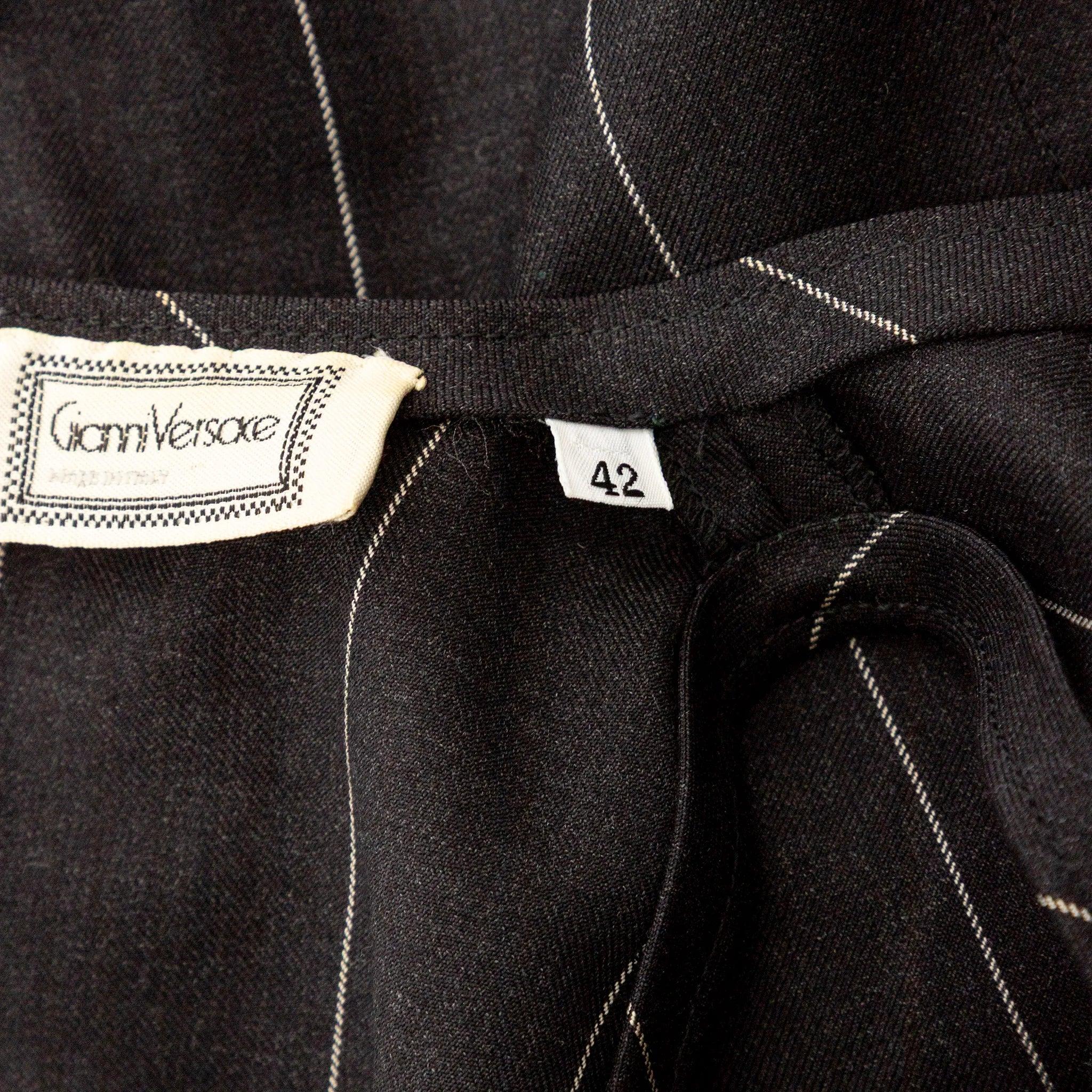 Gianni Versace Nadelstreifen-Minikleid - 90er Jahre im Angebot 4