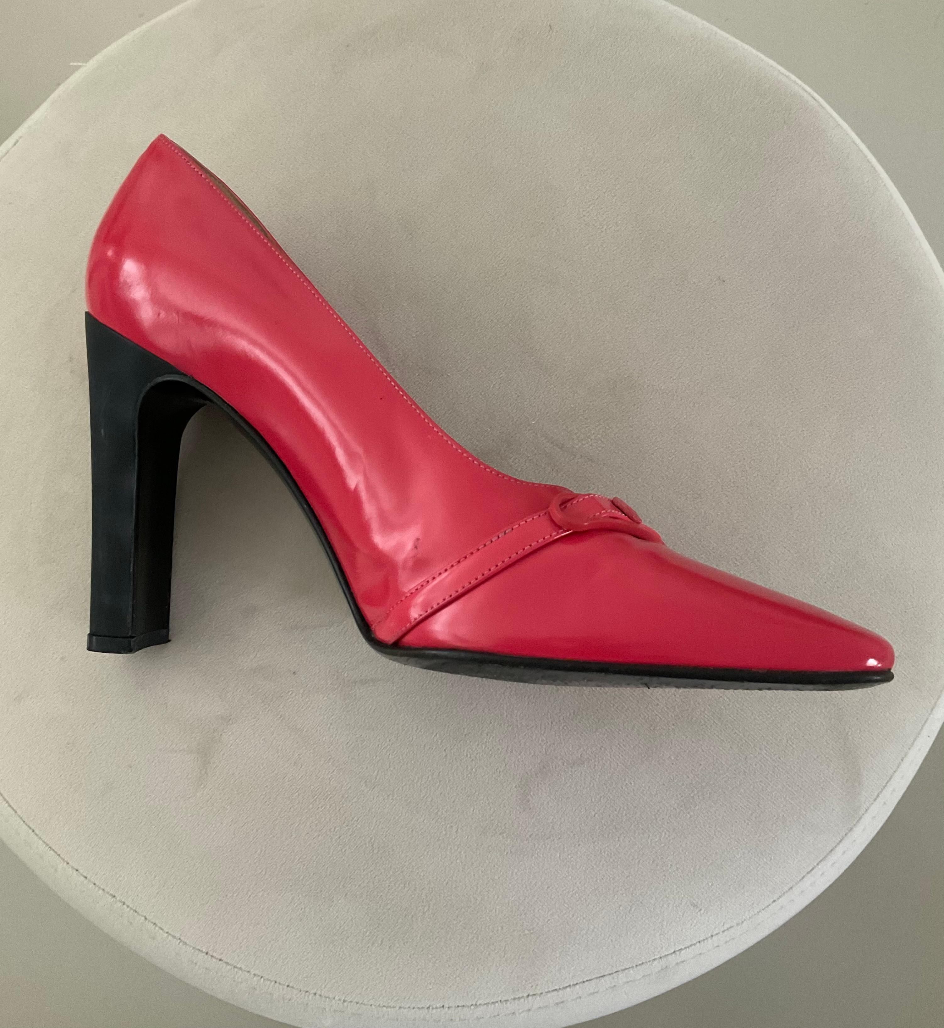 Gianni Versace Vintage Rosa Rot High Heels Schuhe Pumps mit Medusa mit Absatz (Pink) im Angebot